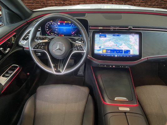MERCEDES-BENZ E 220 d 4Matic-image-8