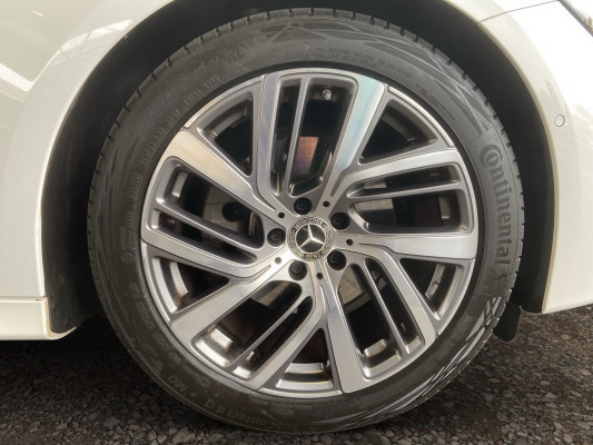 MERCEDES-BENZ E 220 d 4Matic-image-7