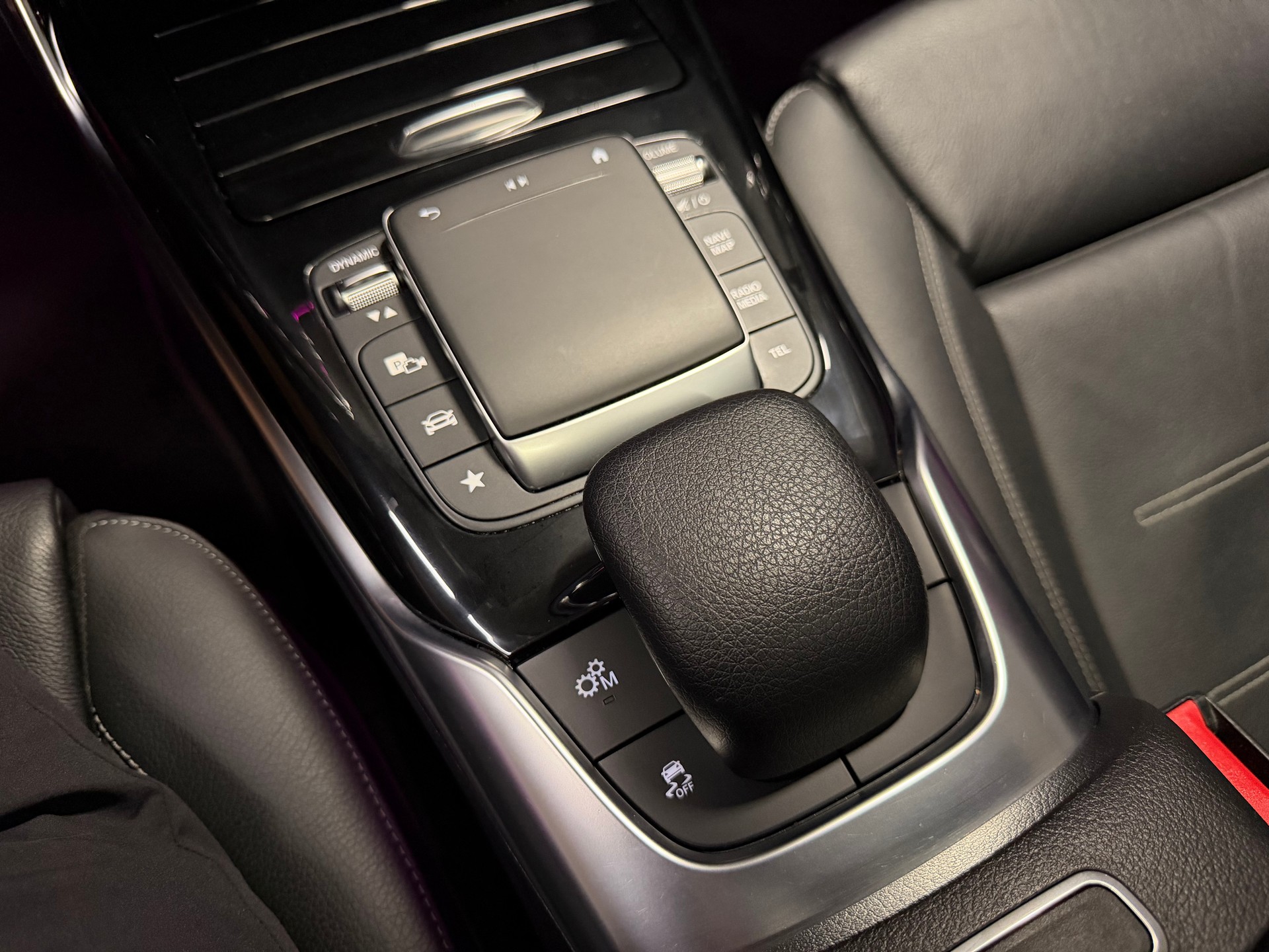MERCEDES-BENZ CLA 45 S AMG 4Matic+ 8G-DCT-image-12