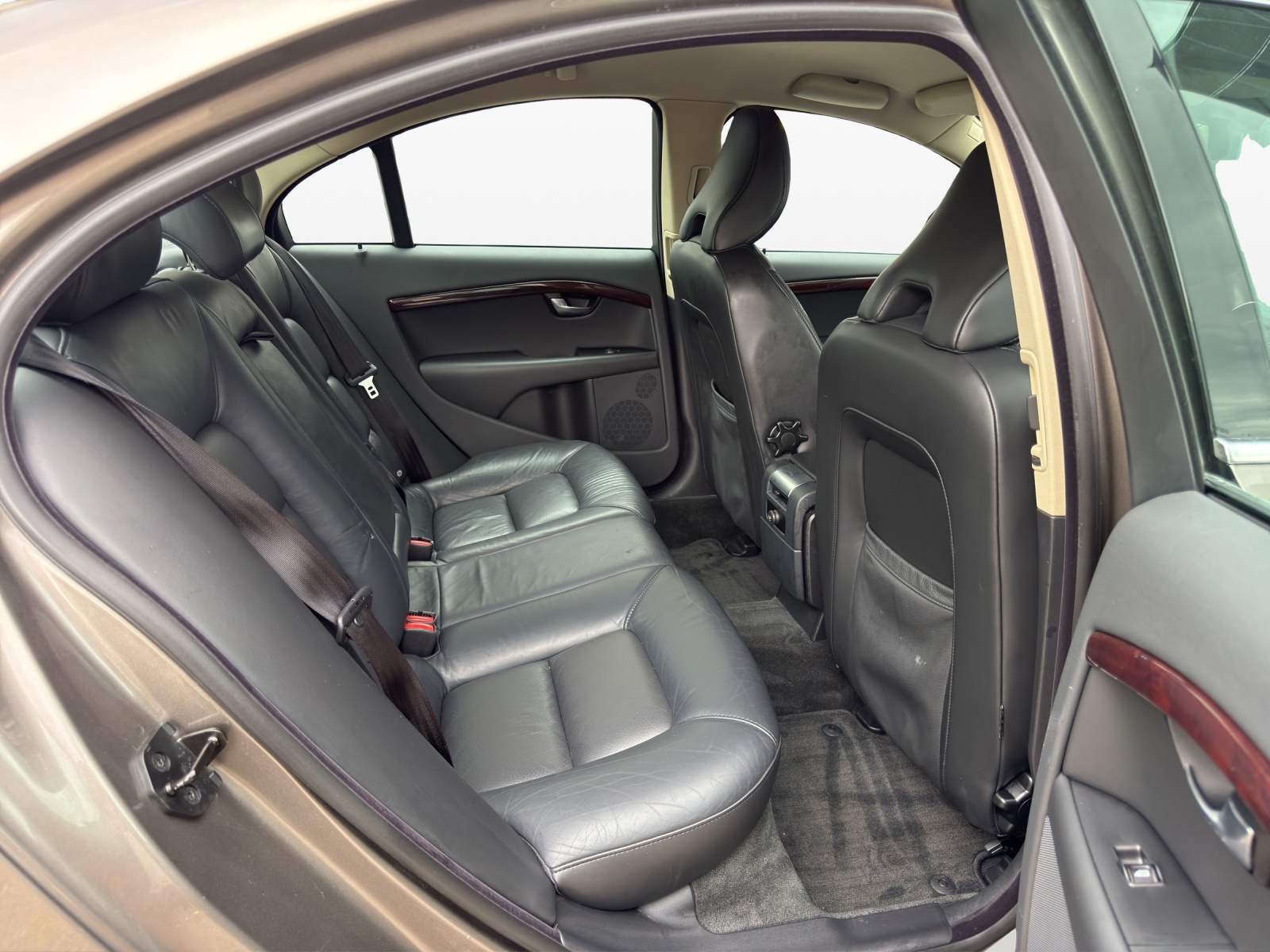 VOLVO S80 3.2 AWD Summum Geartronic-image-17