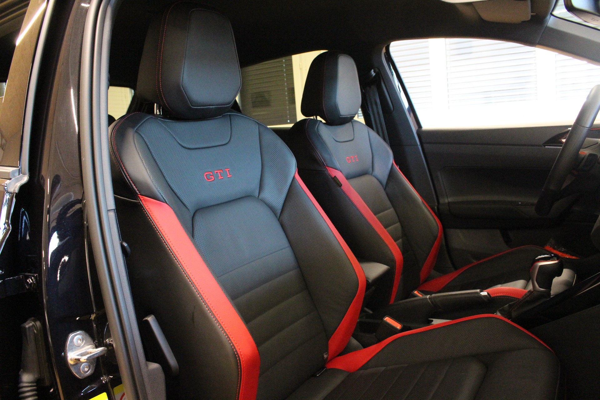 VW Polo 2.0 TSI GTI Edition 25 Years DSG "ONE of 2500" ° CH-Fahrzeug mit laufender Werks-Garantie bis 04.2028-image-16