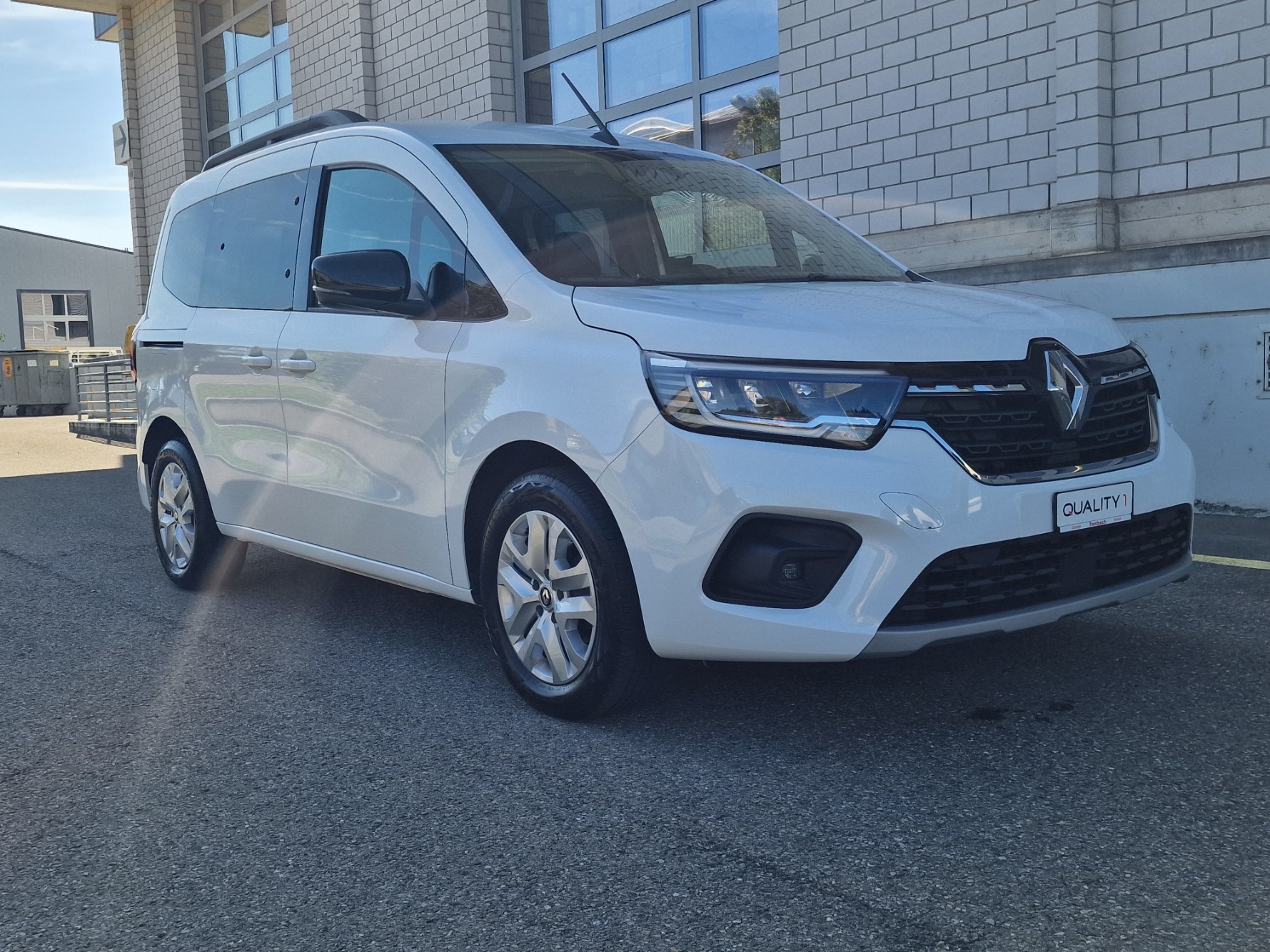 RENAULT Kangoo 1.3 TCe 100 PF Equilibre-image-0