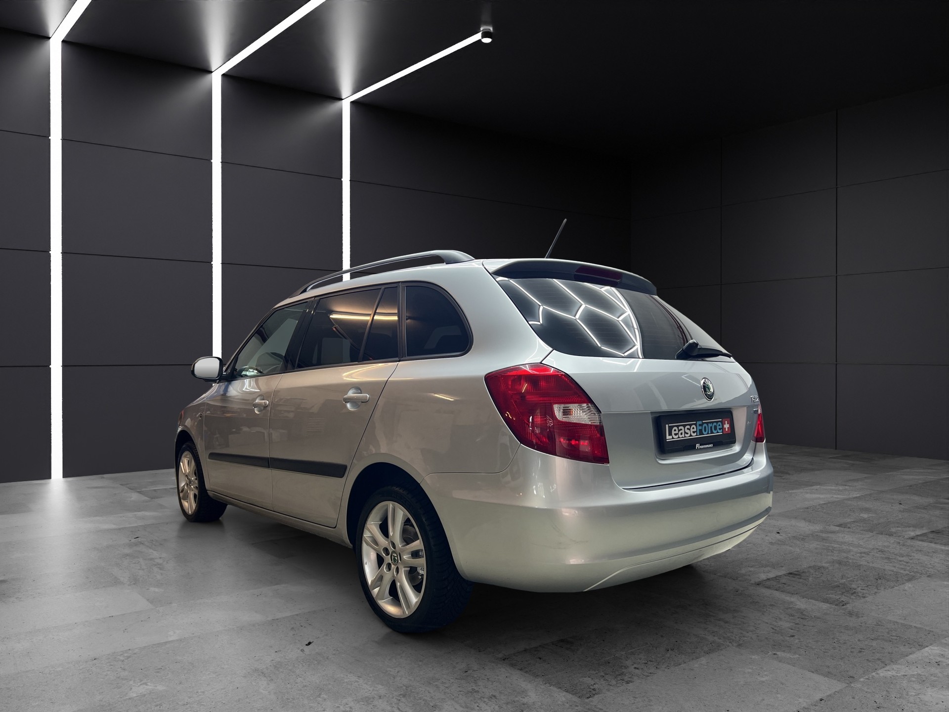 SKODA Fabia 1.2 TSI Ambition Plus DSG-image-6