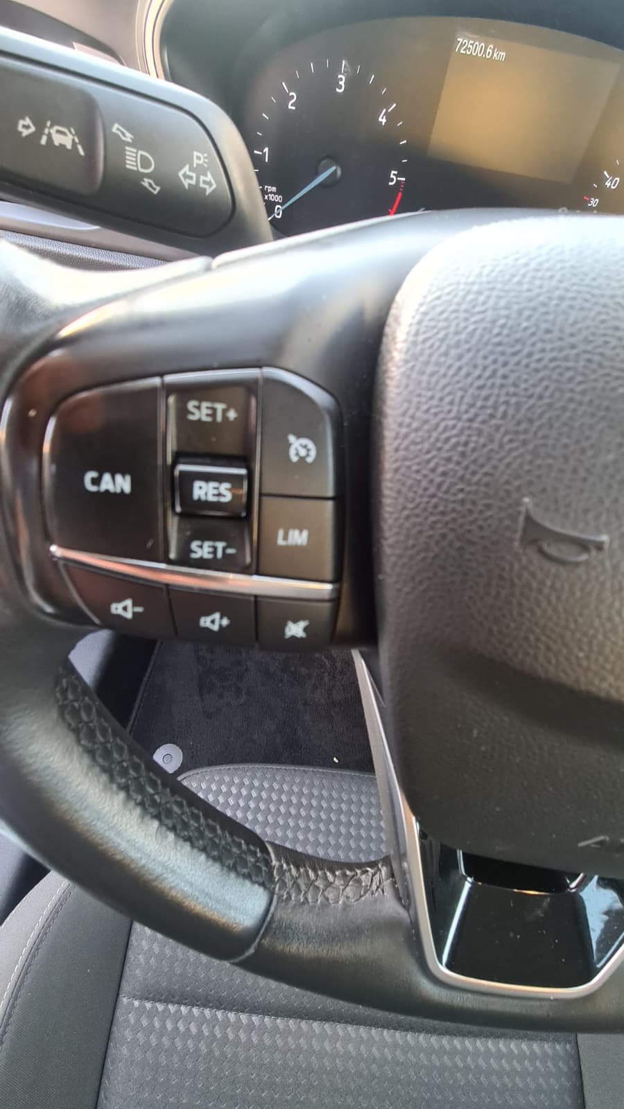 FORD Focus 1.5 TDCi Cool Connect Automatic ** Gr-Navi ** RF-Kamera ** Sitzheizung ** Frisch Ab MFK & Service **-image-7