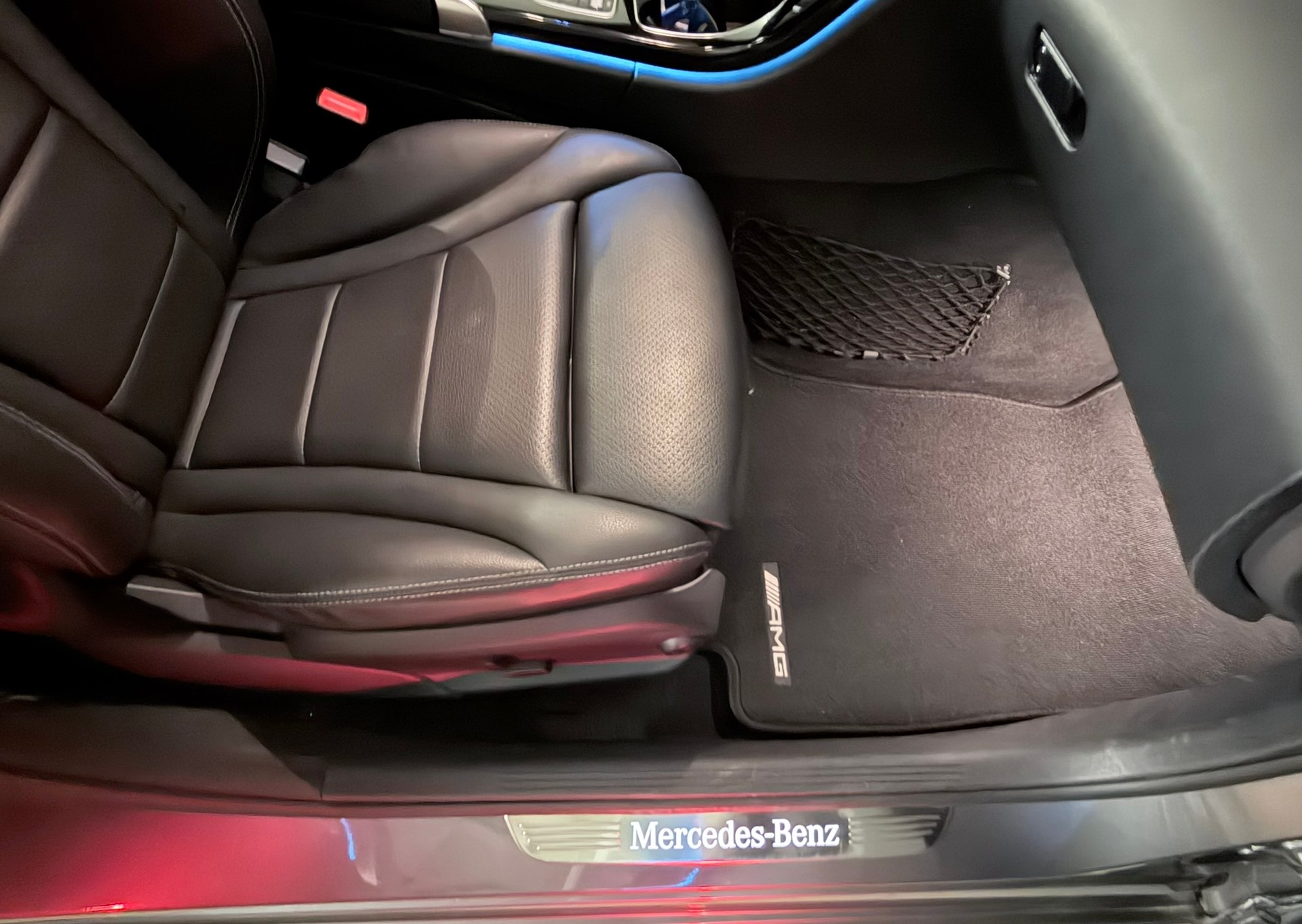 MERCEDES-BENZ C 220 d Swiss Star AMG Line 4m-image-7