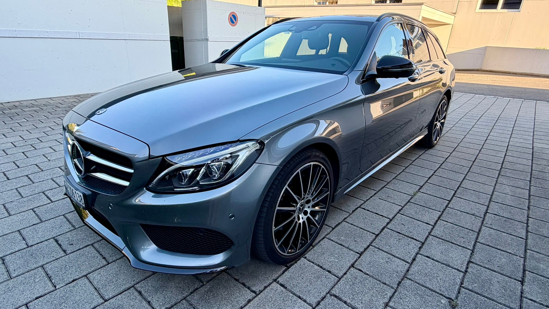 MERCEDES-BENZ C 220 d Swiss Star AMG Line 4m-image-0