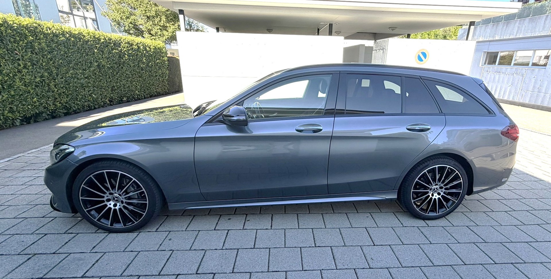 MERCEDES-BENZ C 220 d Swiss Star AMG Line 4m-image-2