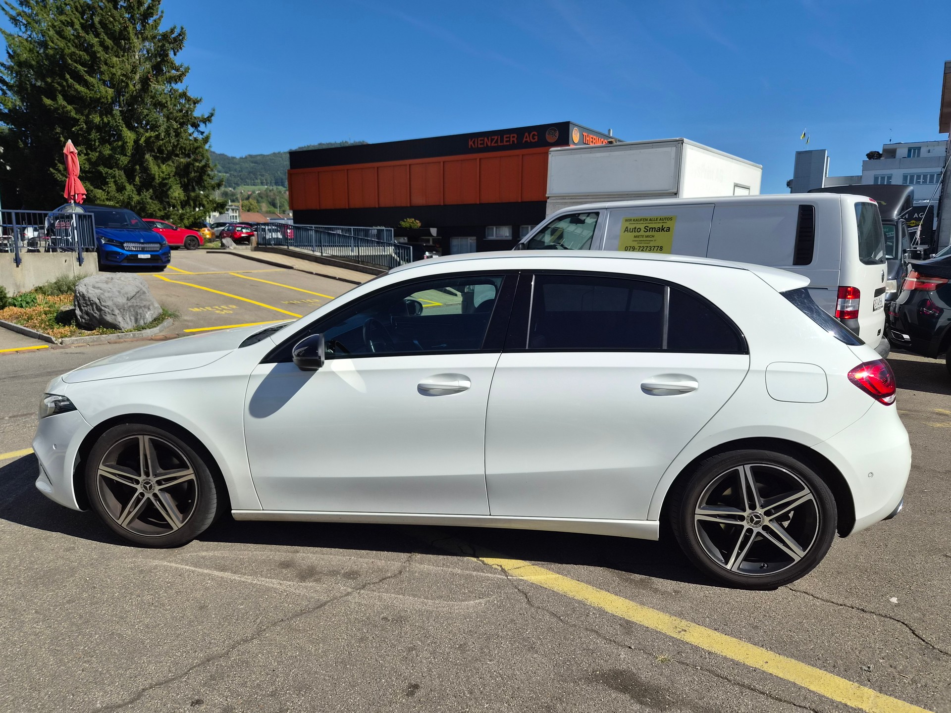 MERCEDES-BENZ A 180 d Style 7G-DCT-image-5