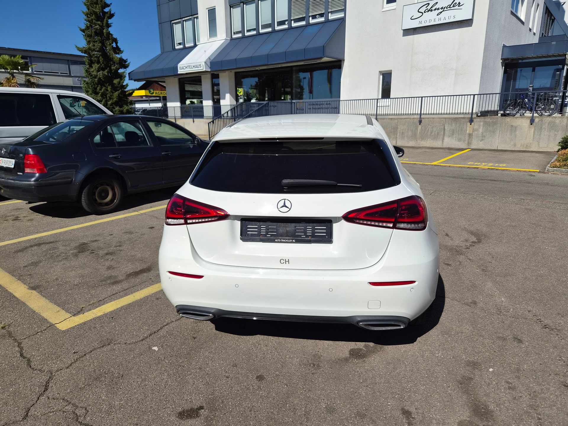 MERCEDES-BENZ A 180 d Style 7G-DCT-image-3