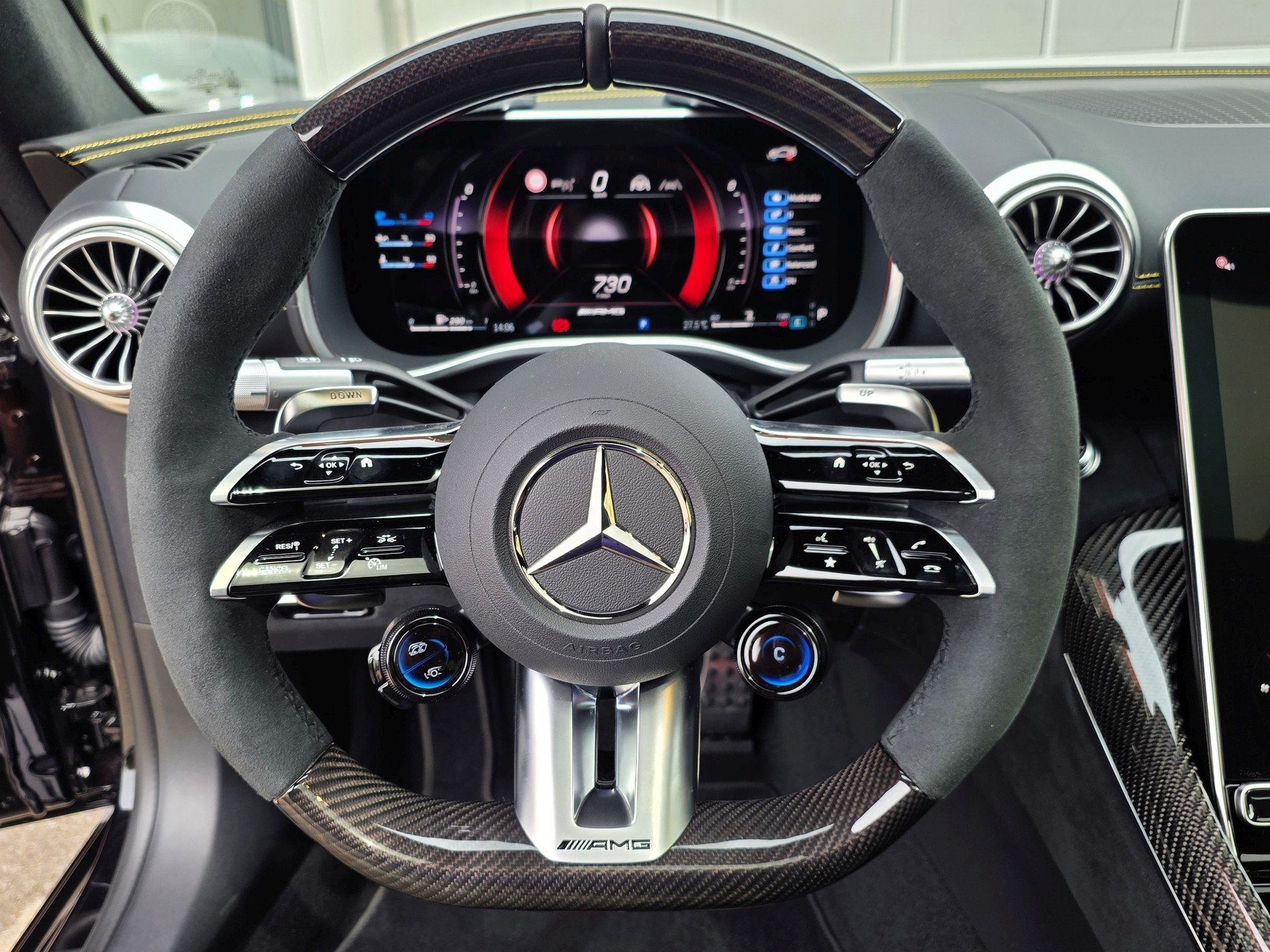 MERCEDES-BENZ AMG GT 63 PRO 4Matic+ Executive Edition-image-21