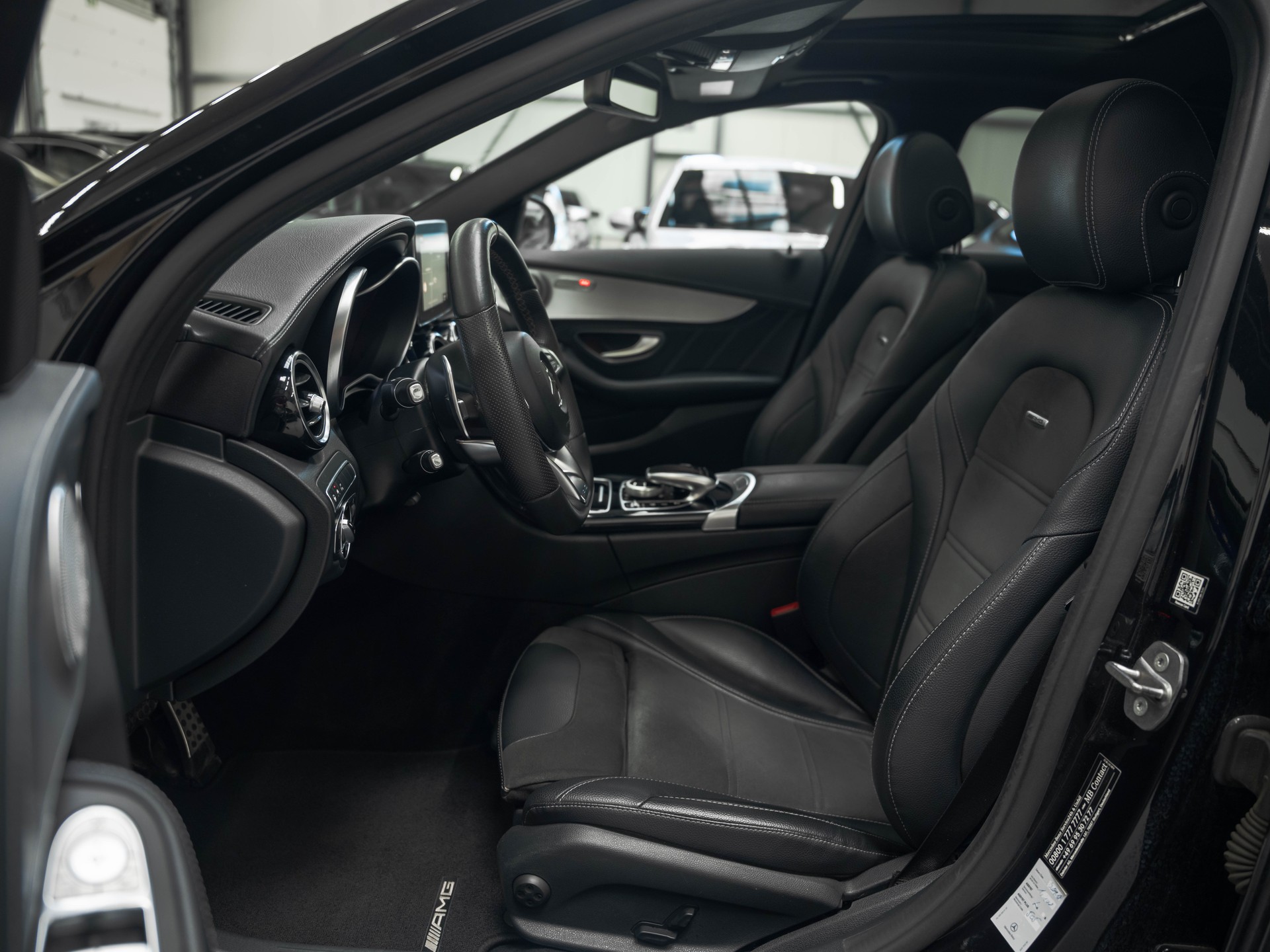 MERCEDES-BENZ C 63 AMG Speedshift-image-7