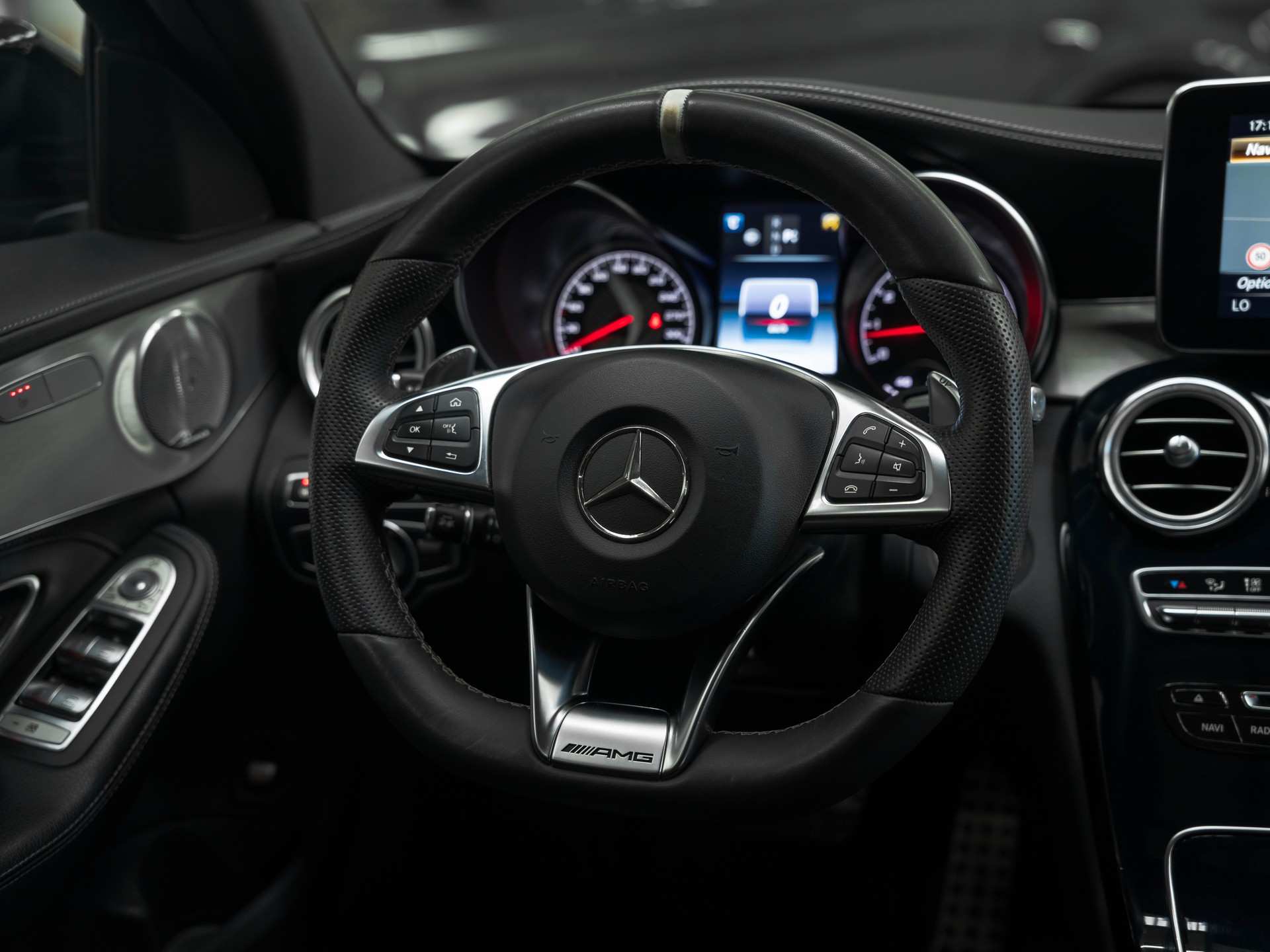 MERCEDES-BENZ C 63 AMG Speedshift-image-23
