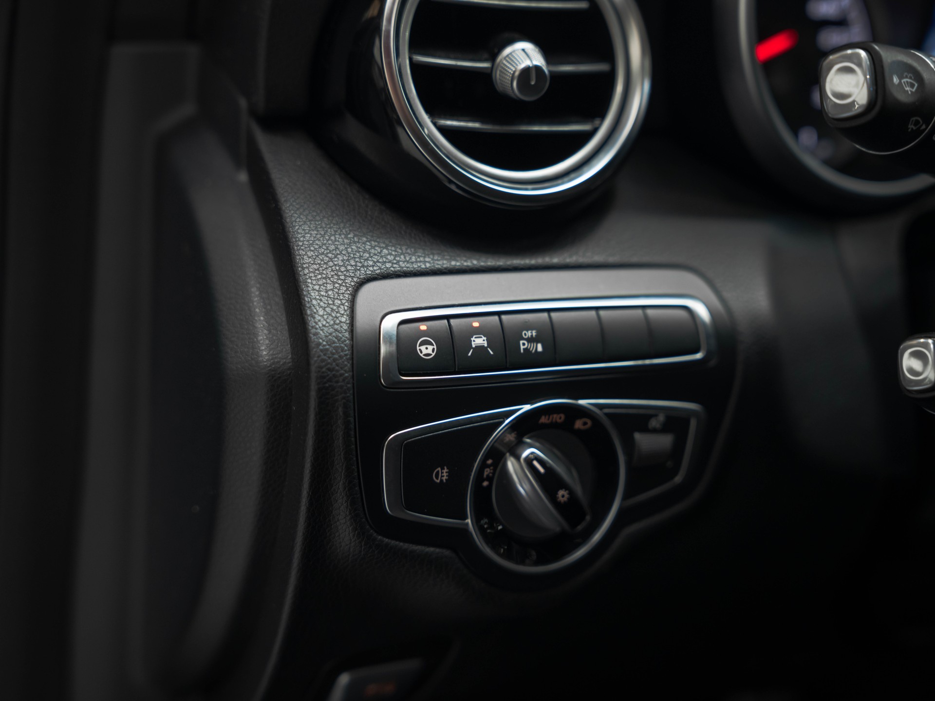 MERCEDES-BENZ C 63 AMG Speedshift-image-22