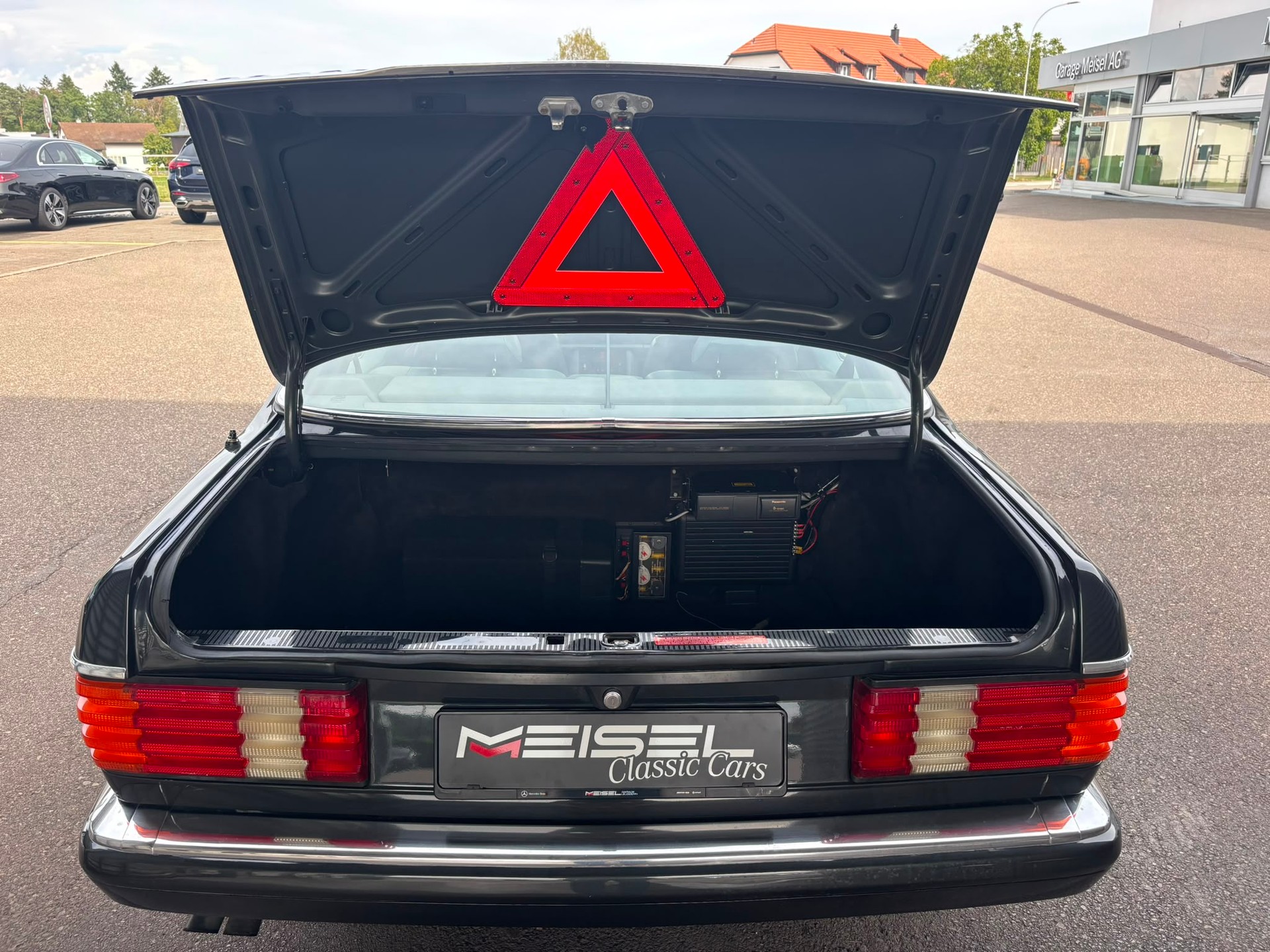 MERCEDES-BENZ 560 SEC Automatic-image-14