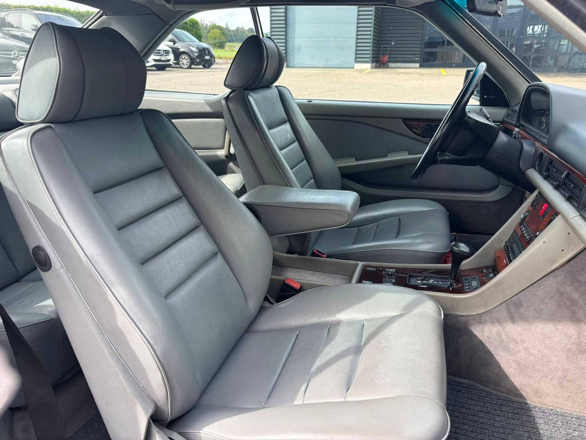 MERCEDES-BENZ 560 SEC Automatic-image-9
