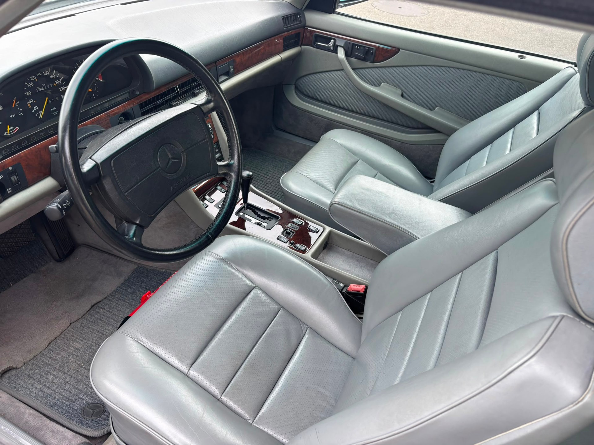 MERCEDES-BENZ 560 SEC Automatic-image-7