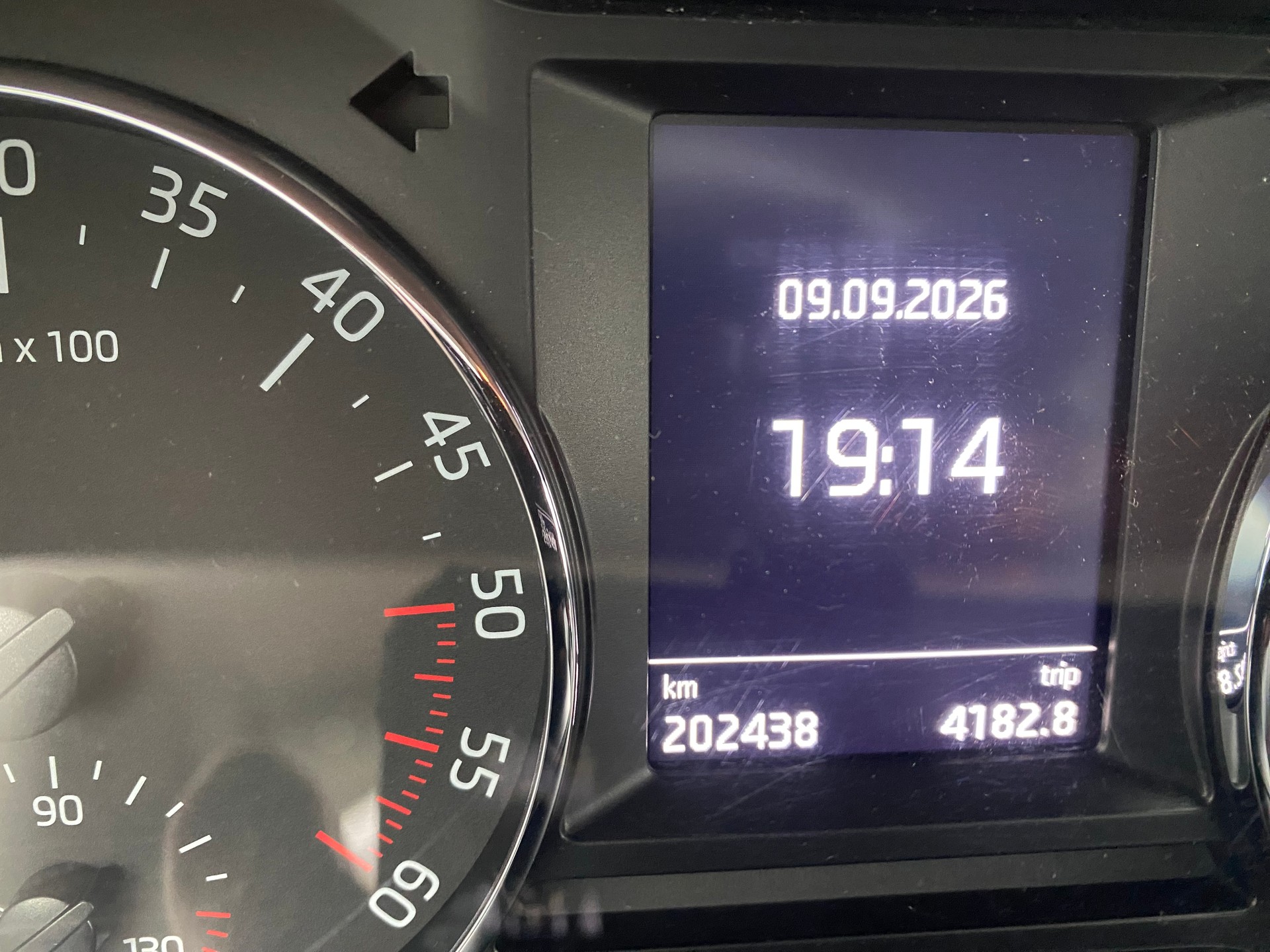SKODA Octavia Combi 2.0 TDI Swiss Edition 4x4-image-6