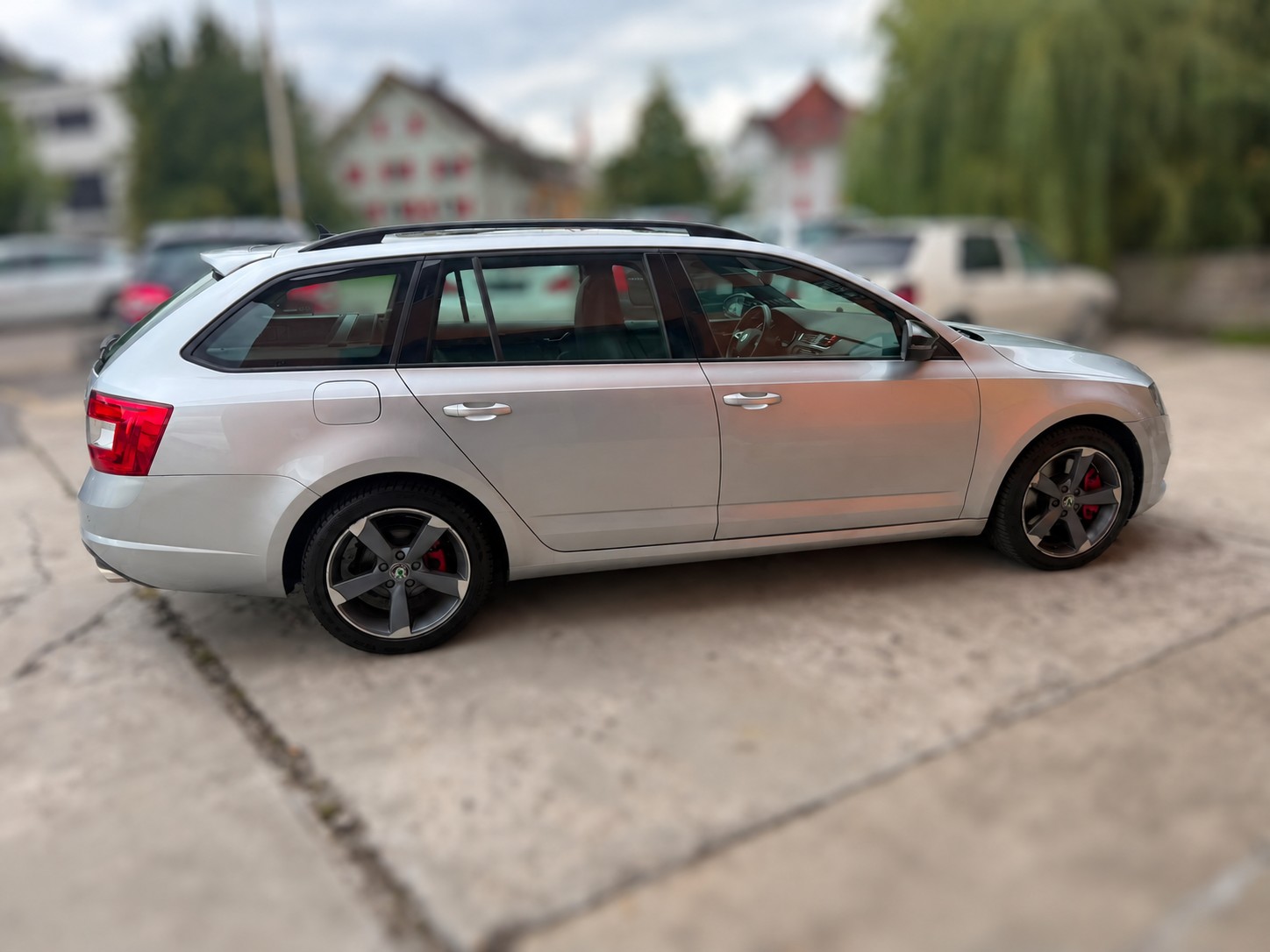 SKODA Octavia Combi 2.0 TSI RS-image-5