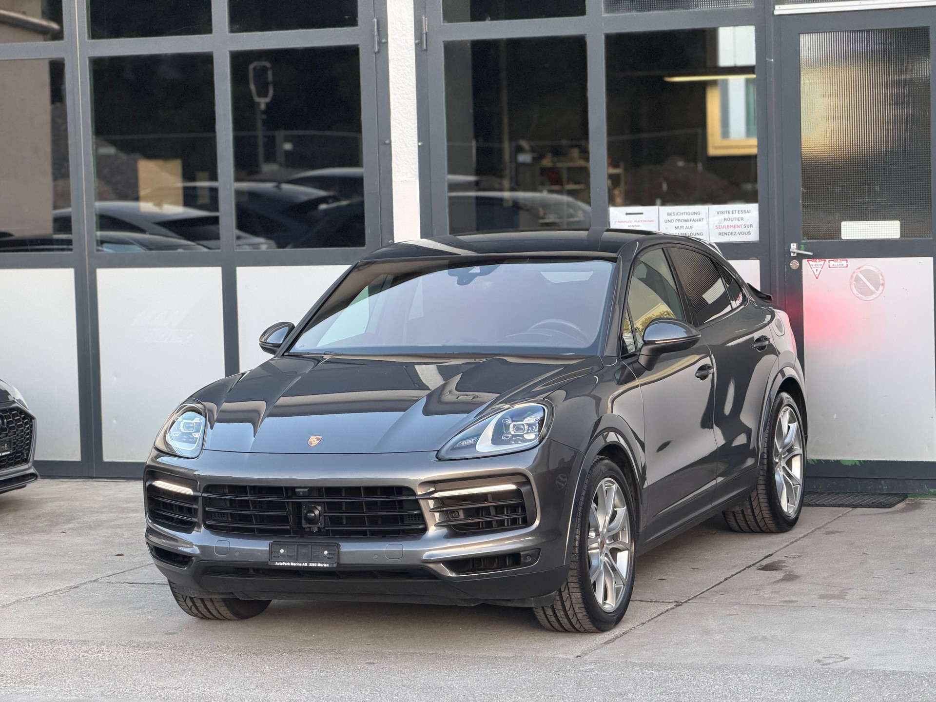 PORSCHE Cayenne Coupé E-Hybrid-image-1