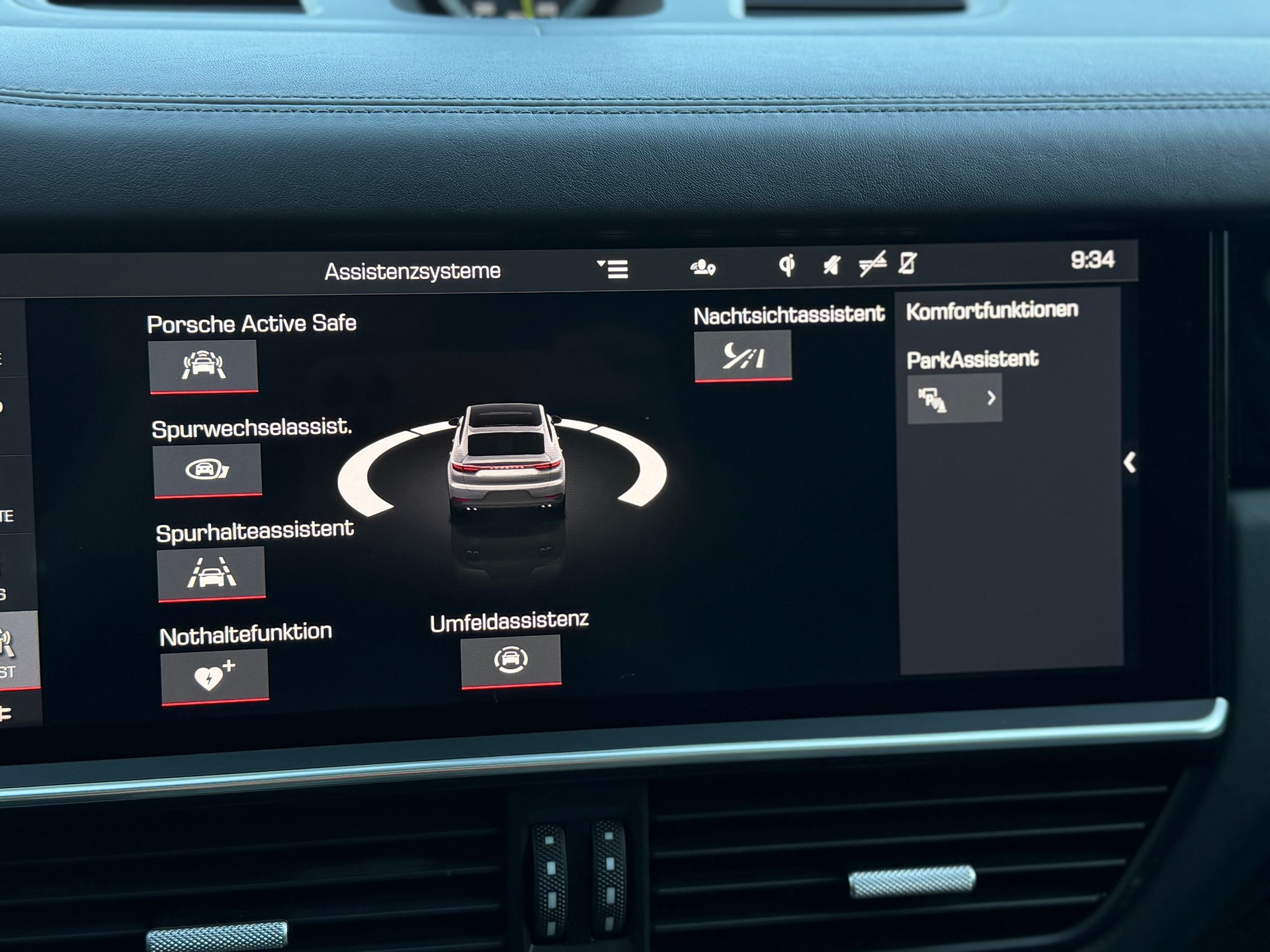 PORSCHE Cayenne Coupé E-Hybrid-image-24