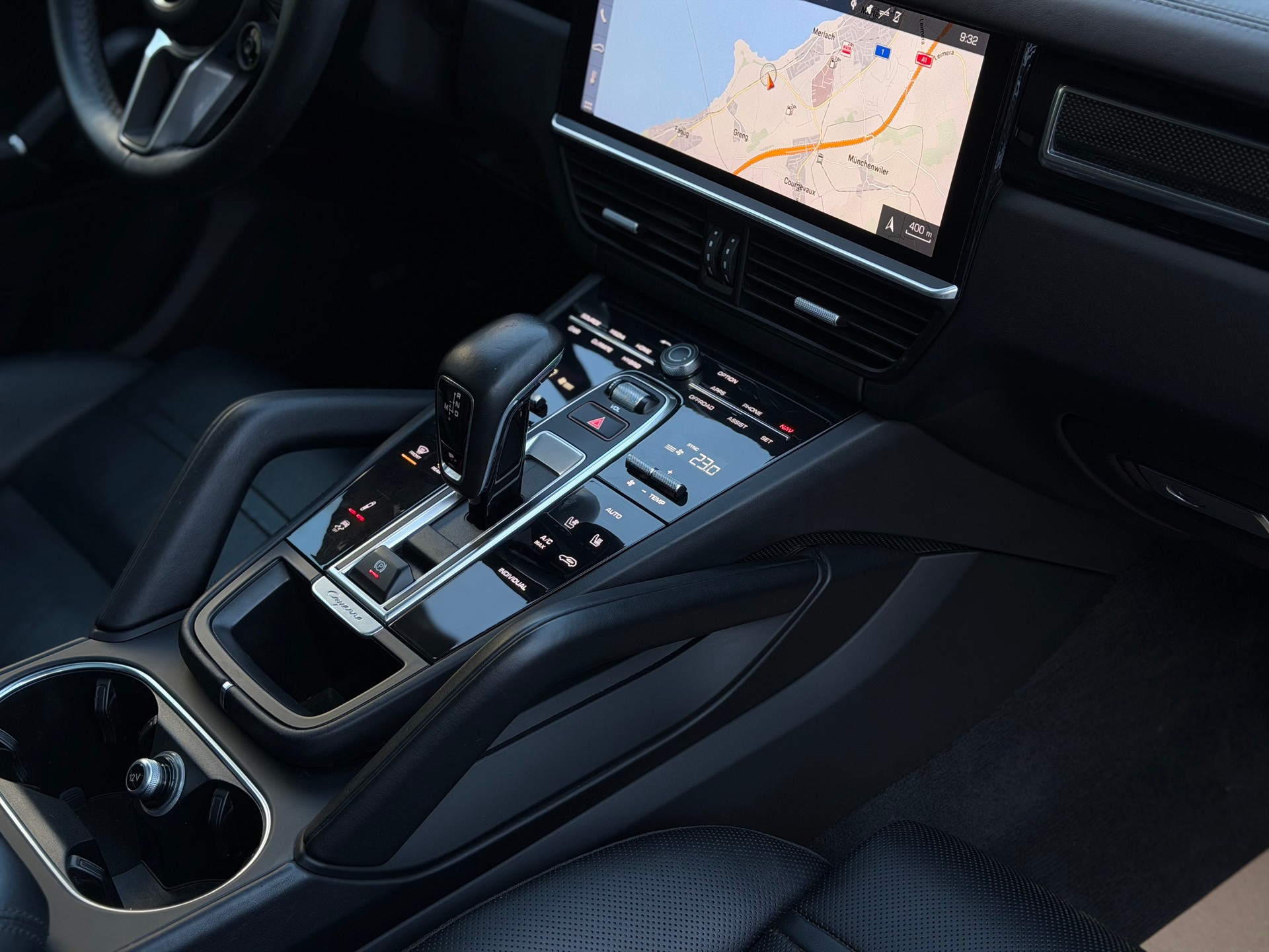 PORSCHE Cayenne Coupé E-Hybrid-image-17