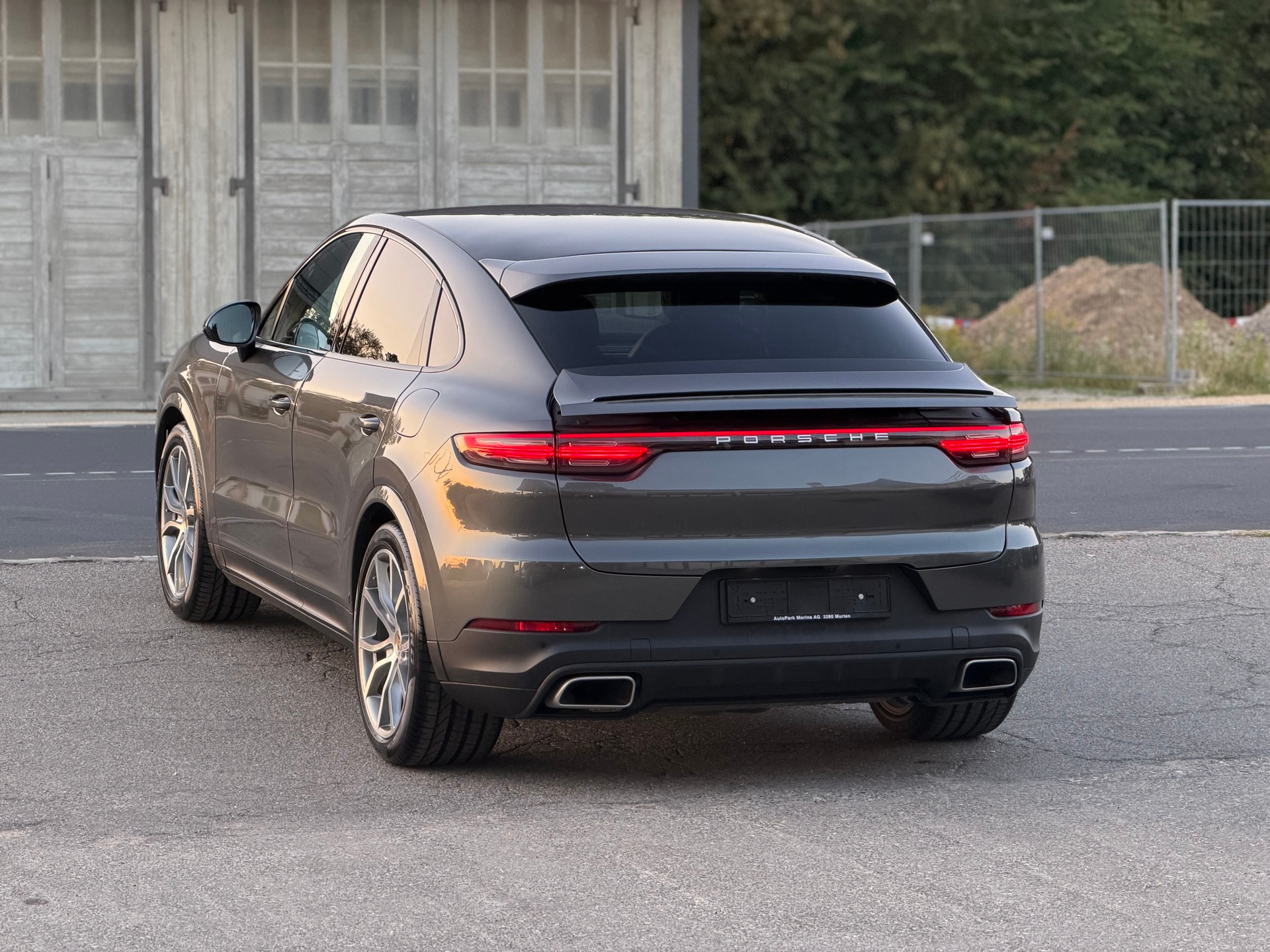 PORSCHE Cayenne Coupé E-Hybrid-image-6