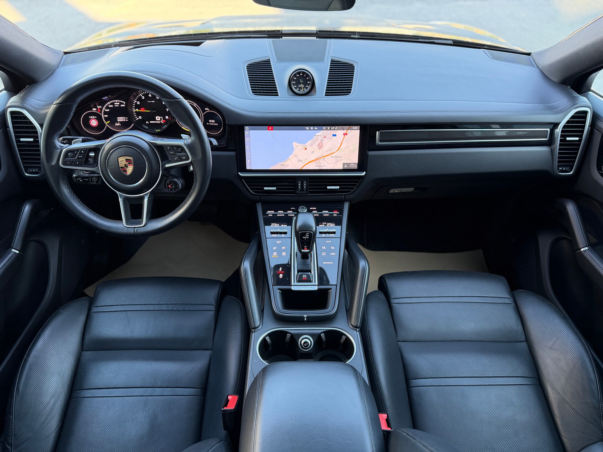 PORSCHE Cayenne Coupé E-Hybrid-image-12