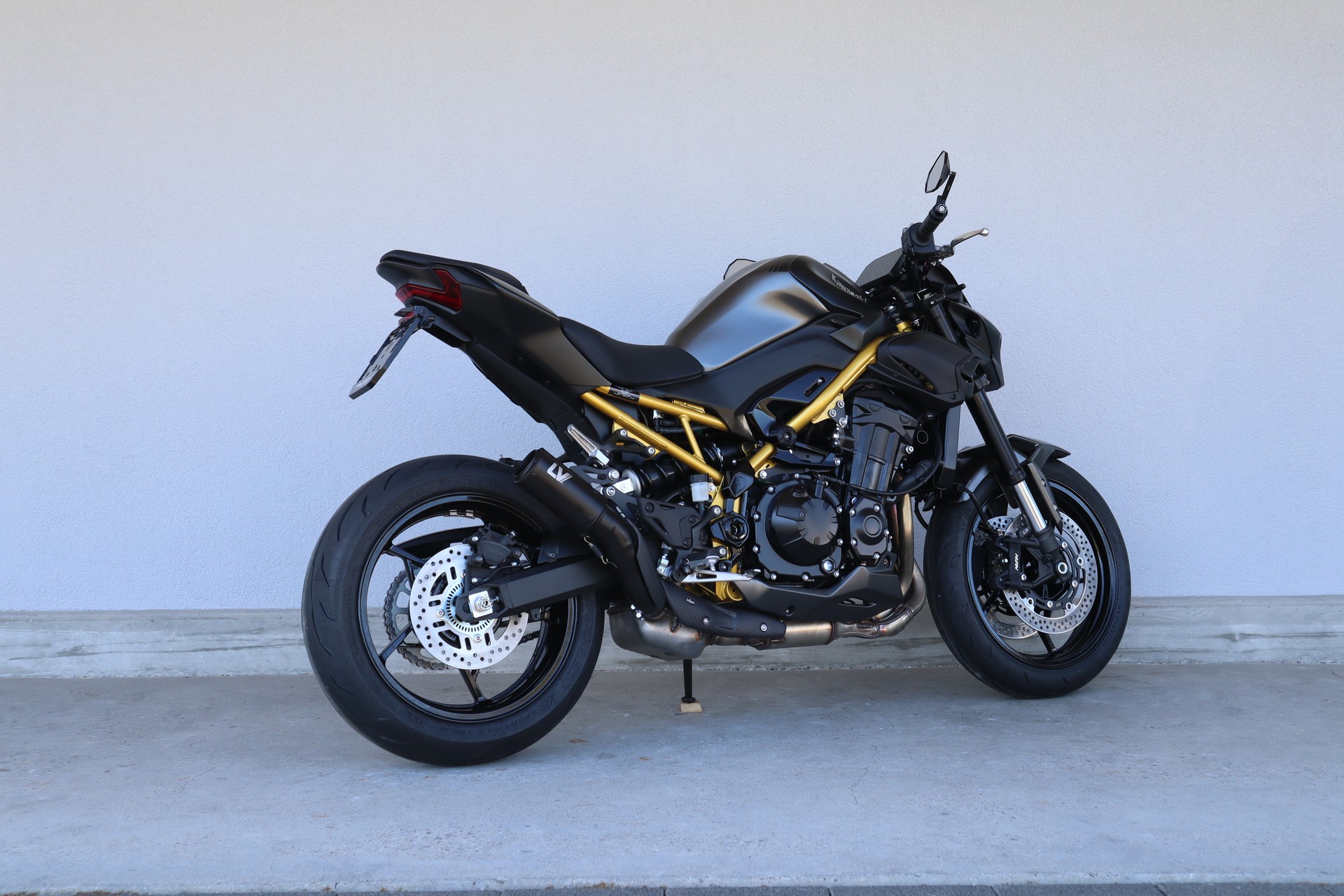 KAWASAKI Z 900 (70kW)-showroom-element-2