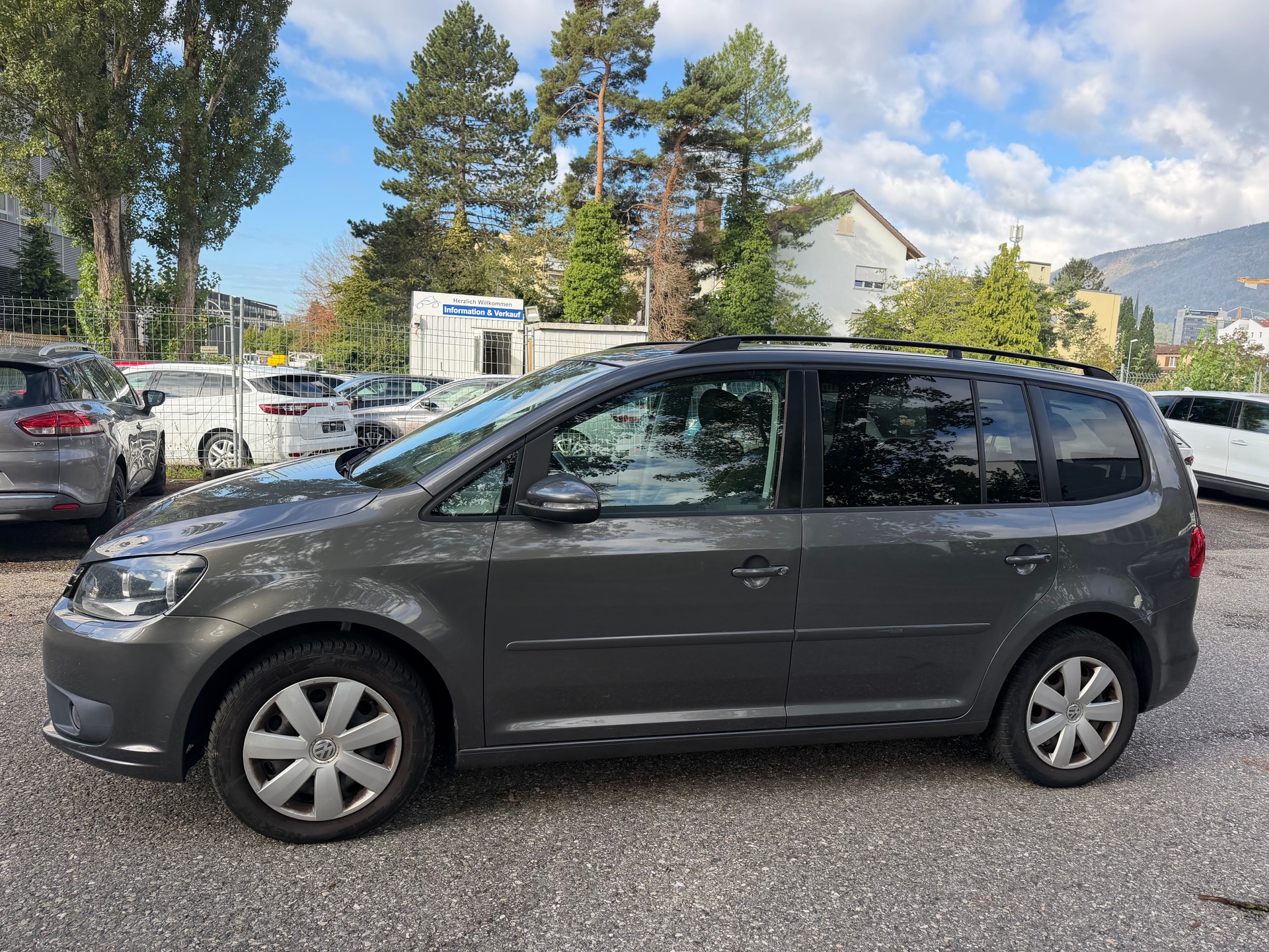 VW Touran 1.6 TDI BMT Comfortline DSG ** 07x Sitze ** Klima-auto ** Tempomat ** Park Sensor H ** Sitzheizung ** B5b-image-10