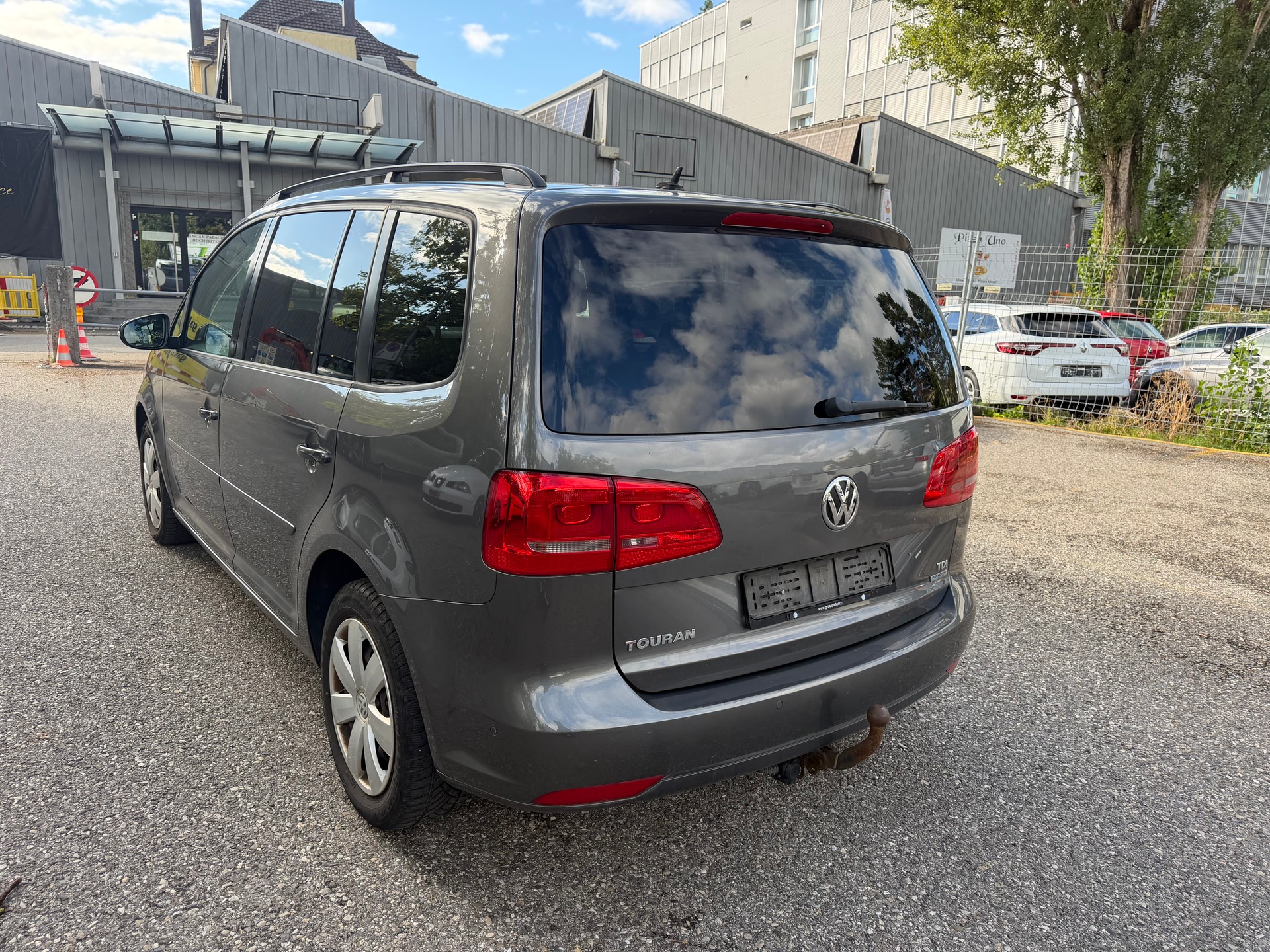 VW Touran 1.6 TDI BMT Comfortline DSG ** 07x Sitze ** Klima-auto ** Tempomat ** Park Sensor H ** Sitzheizung ** B5b-image-12