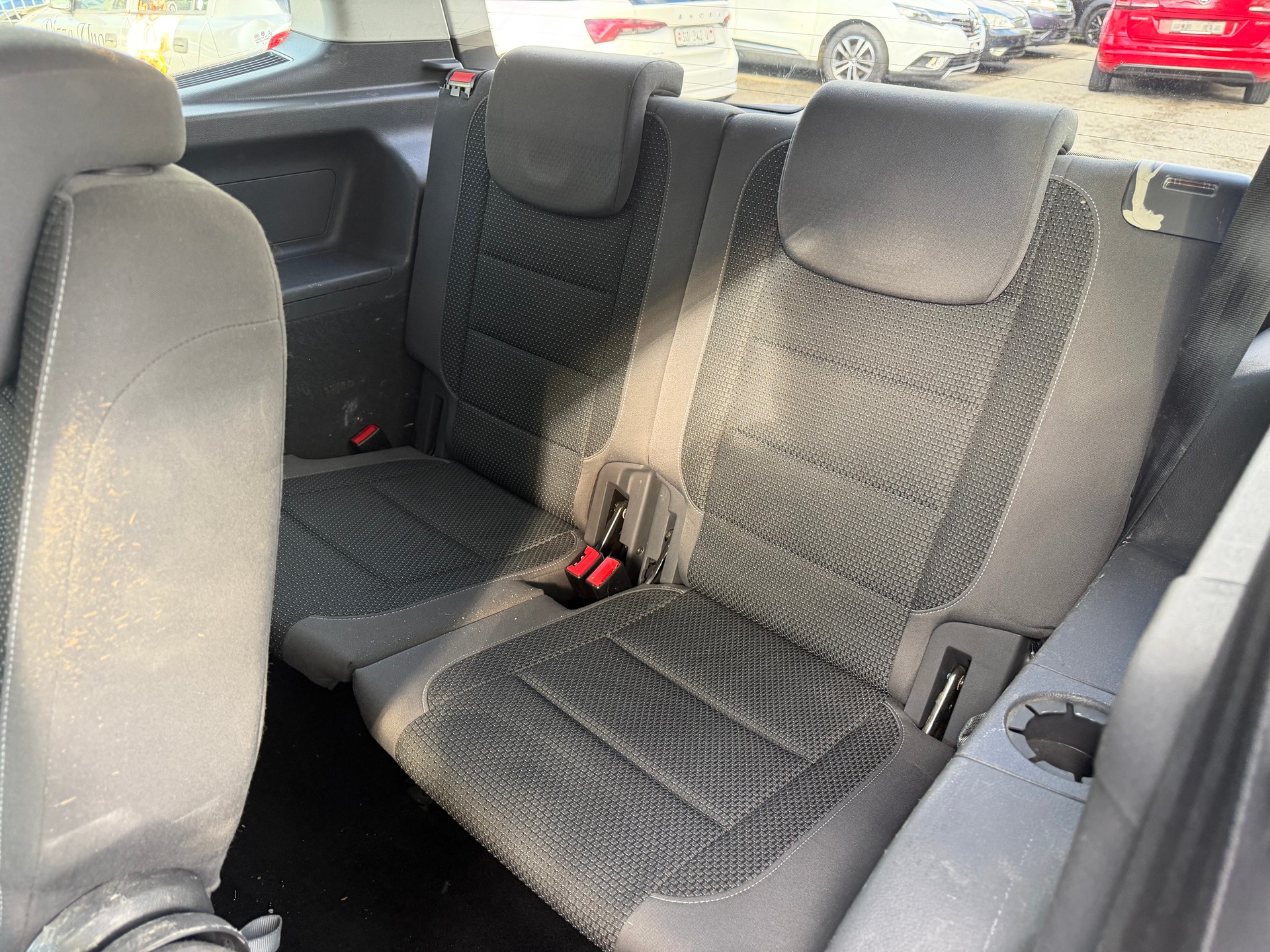 VW Touran 1.6 TDI BMT Comfortline DSG ** 07x Sitze ** Klima-auto ** Tempomat ** Park Sensor H ** Sitzheizung ** B5b-image-7