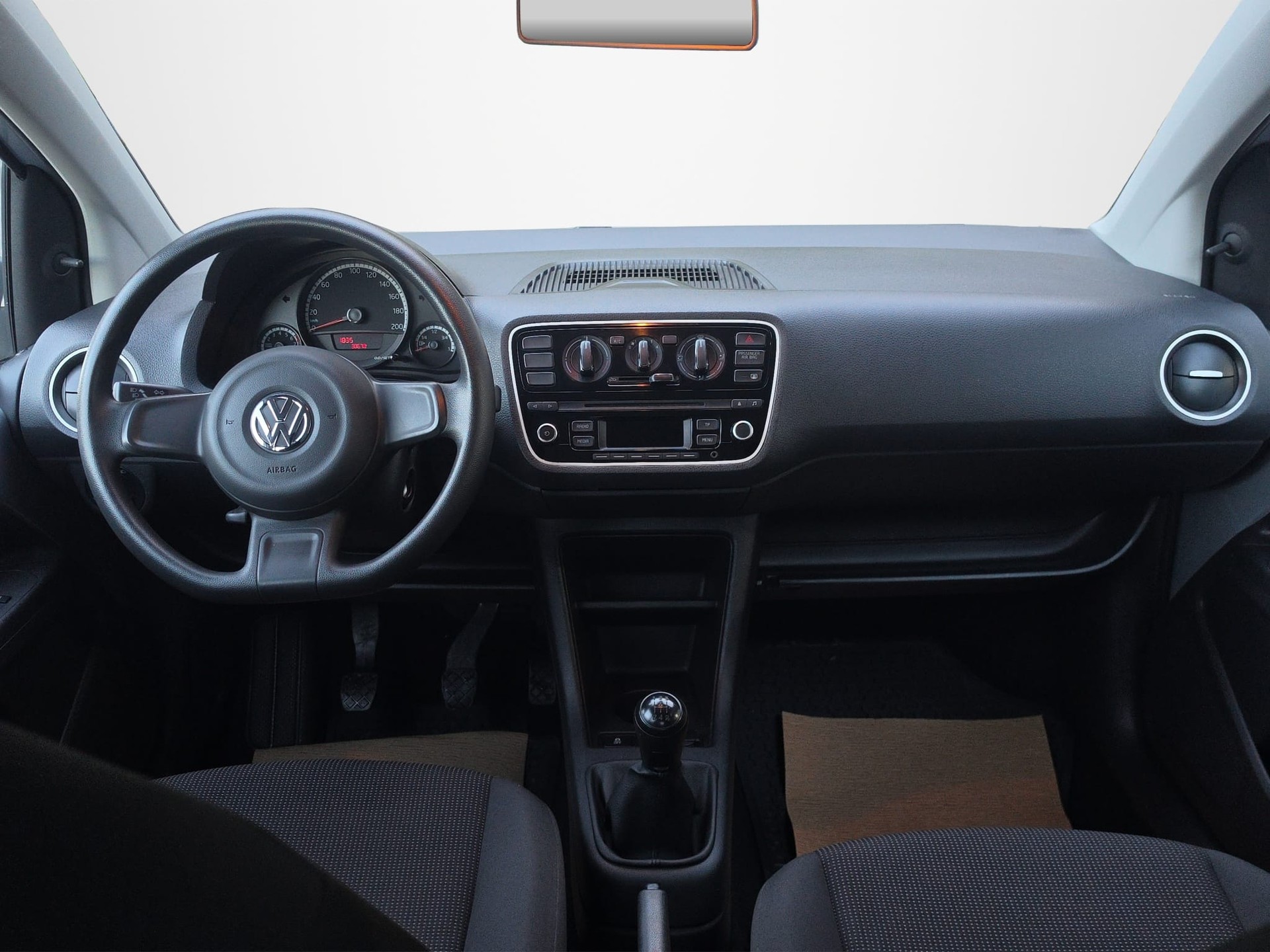 VW Up 1.0 black up Art on Ice-image-8