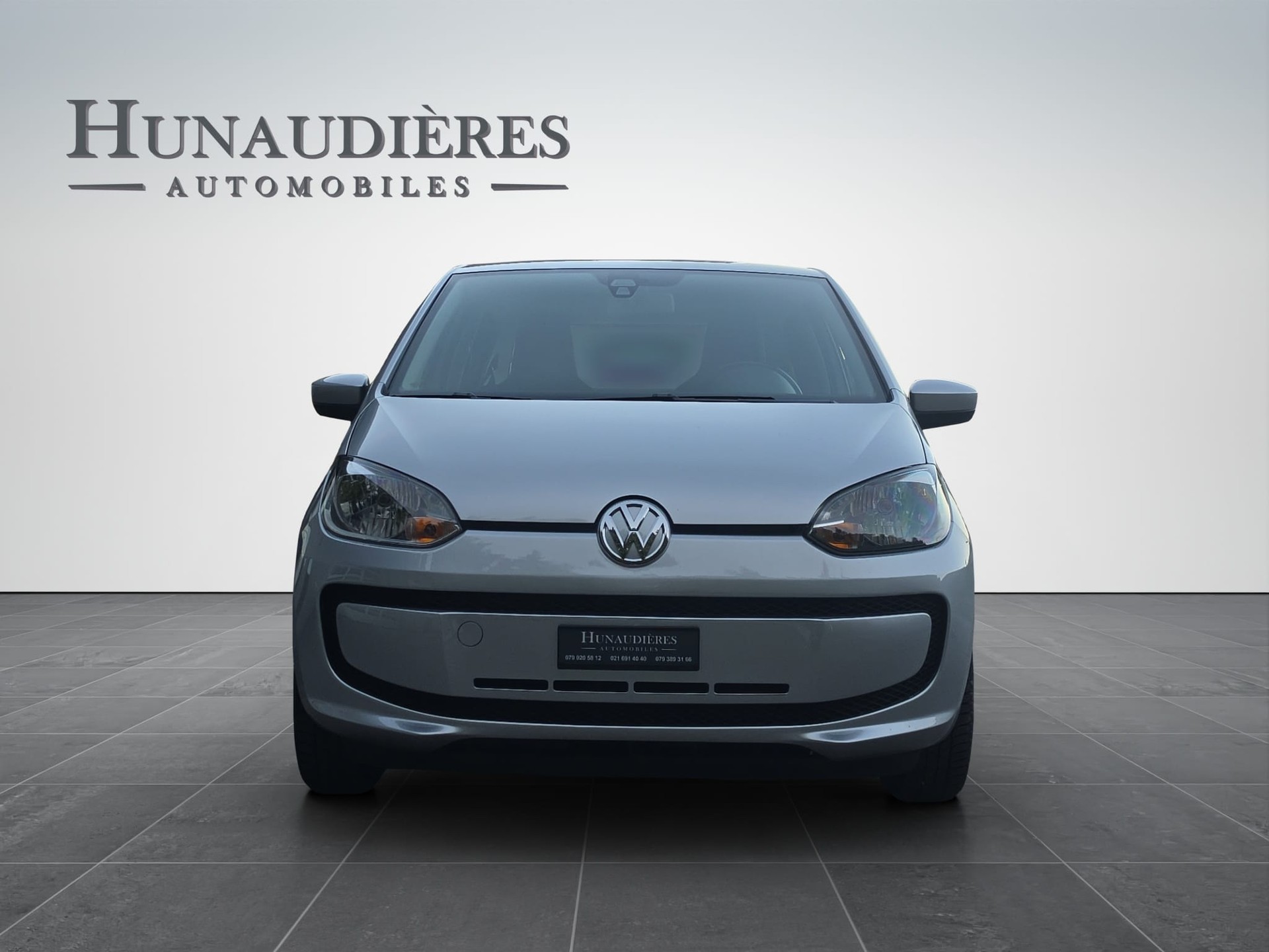 VW Up 1.0 black up Art on Ice-image-3