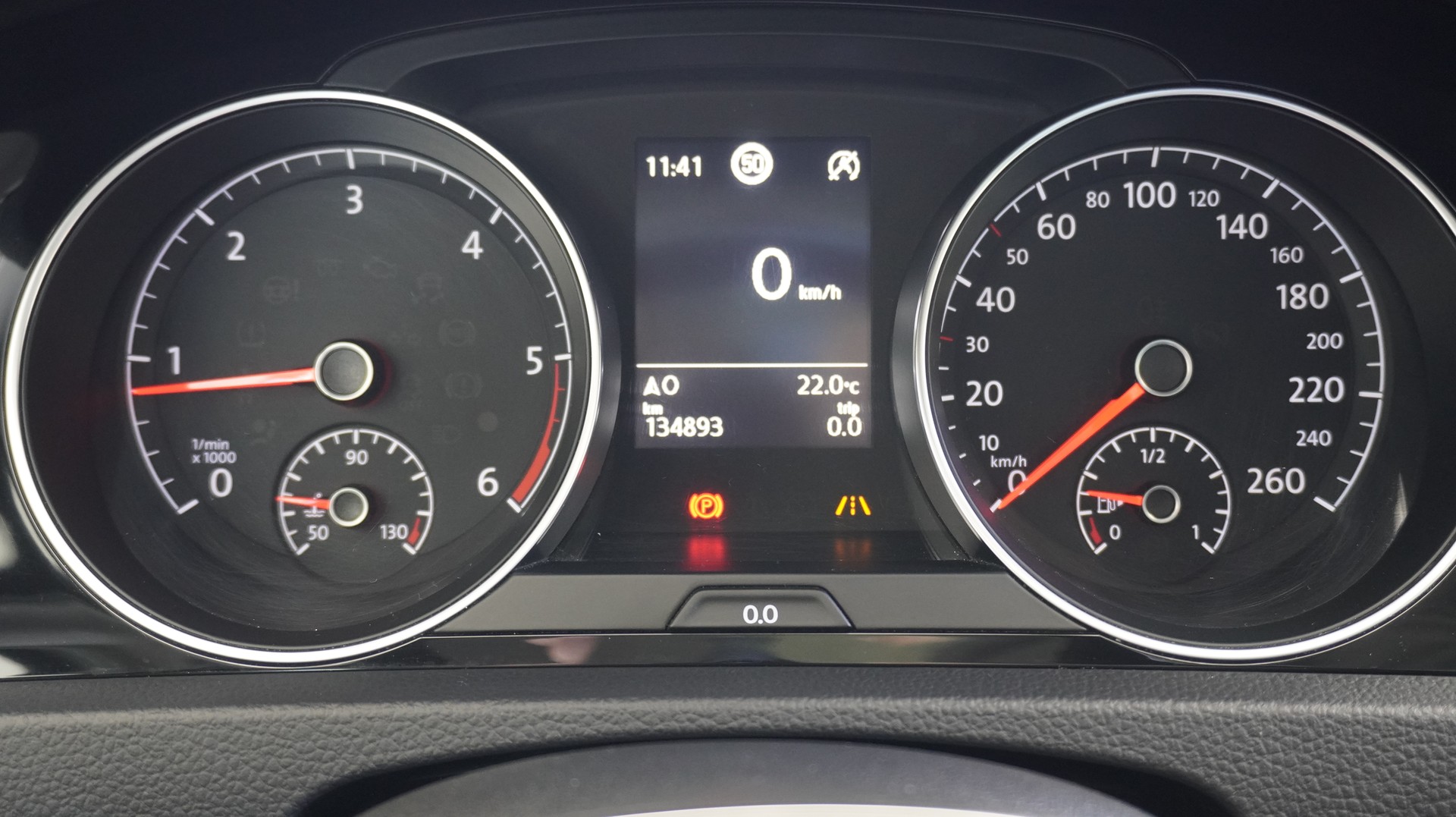 VW Golf 1.6 TDI Allstar 4Motion-image-1
