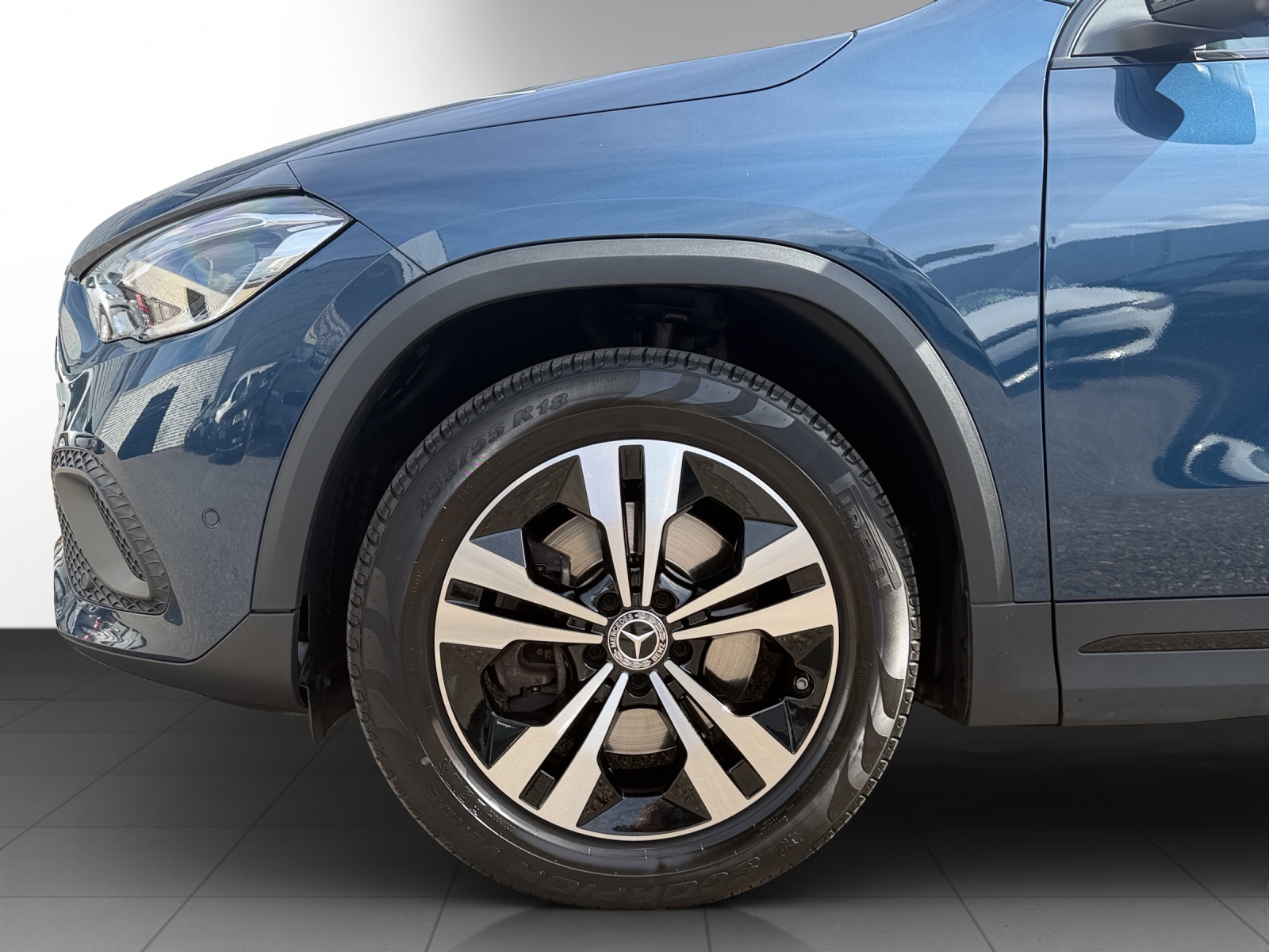MERCEDES-BENZ GLA 250 Progressive4Matic-image-6