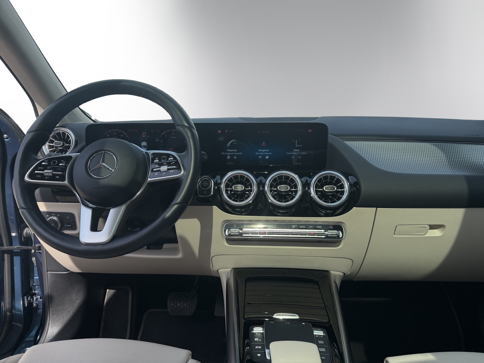MERCEDES-BENZ GLA 250 Progressive4Matic-image-11