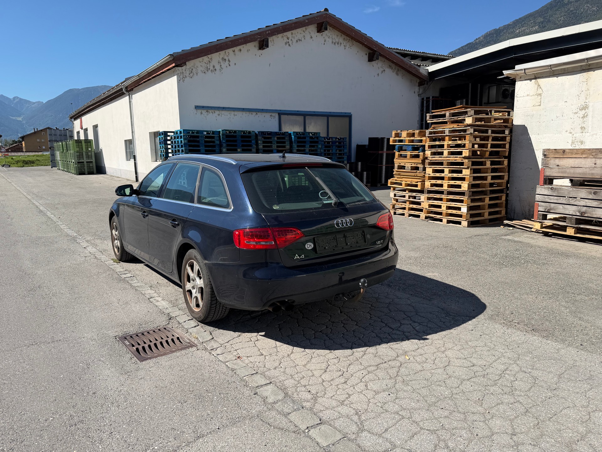 AUDI A4 Avant 1.8 TFSI multitronic-image-3