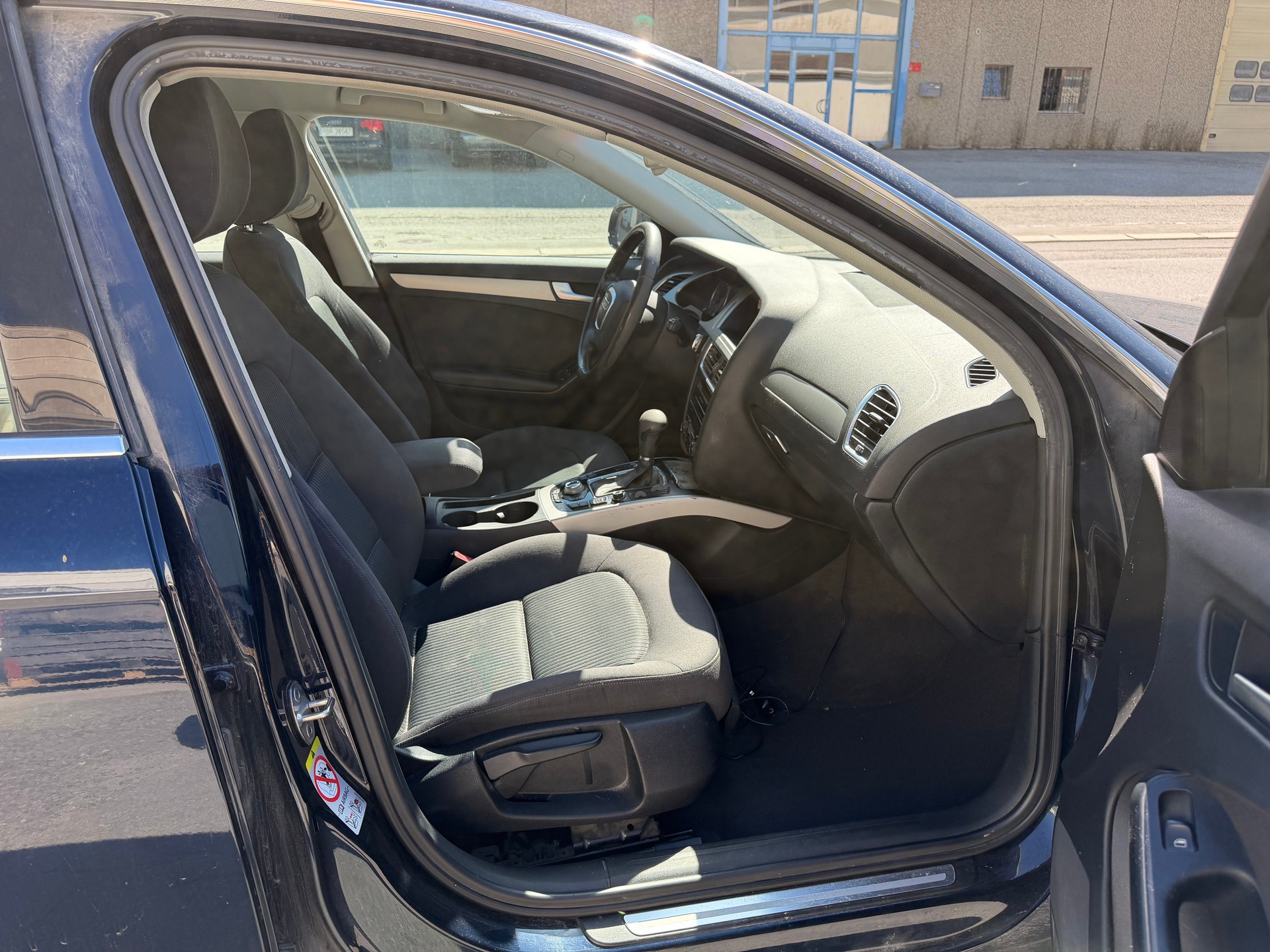 AUDI A4 Avant 1.8 TFSI multitronic-image-9
