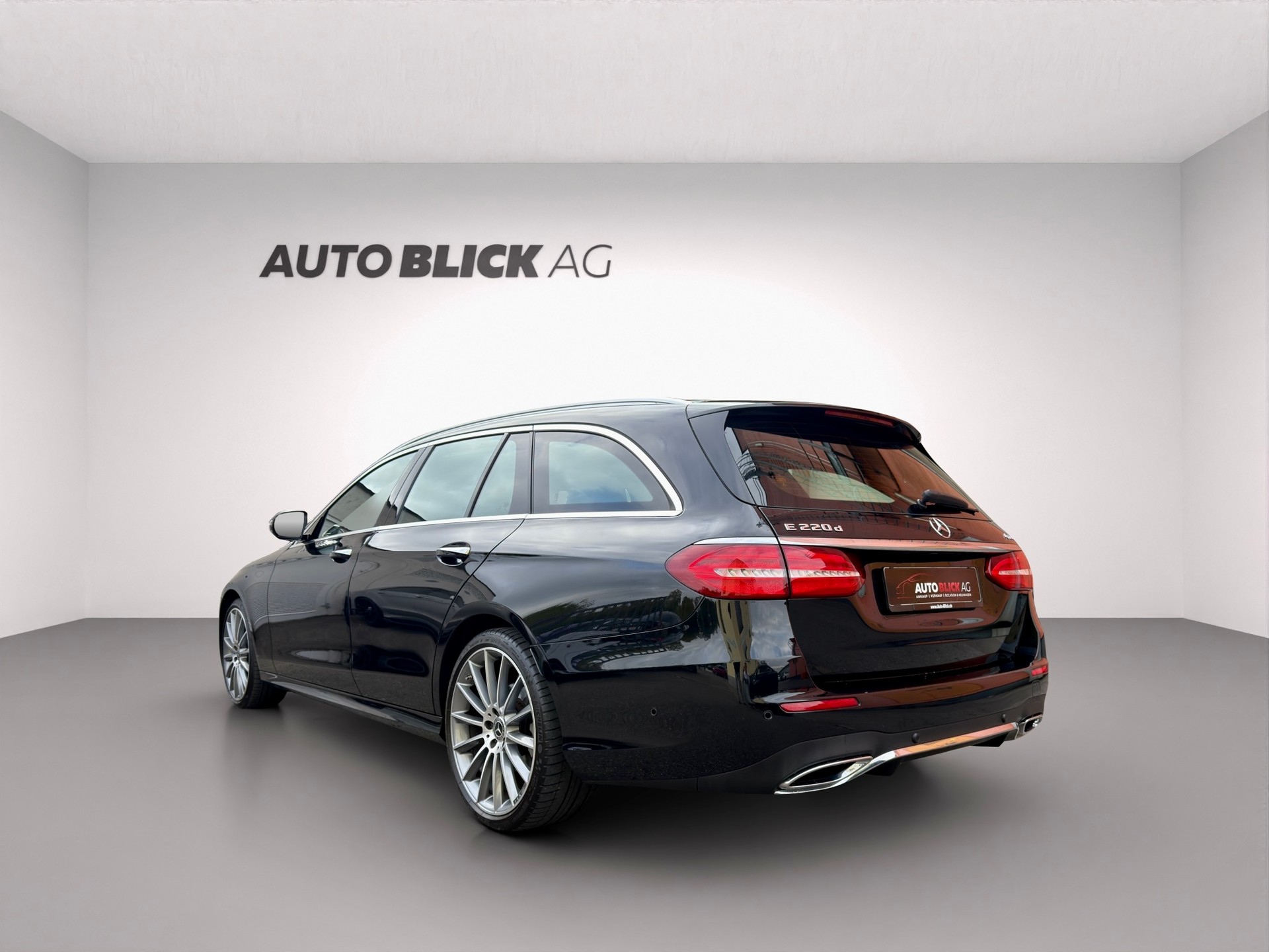 MERCEDES-BENZ E 220 d AMG Line 4Matic 9G-Tronic-image-6