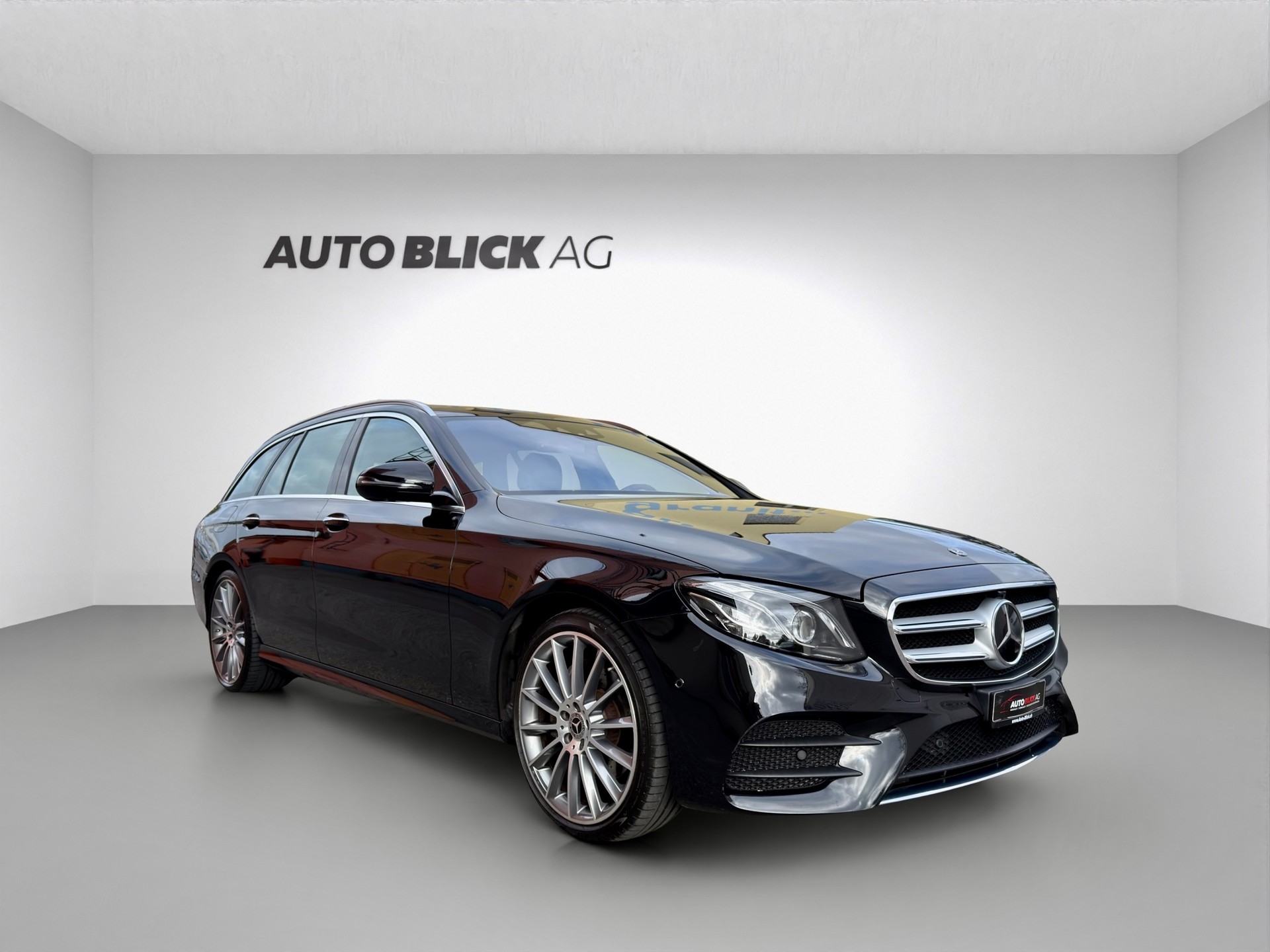 MERCEDES-BENZ E 220 d AMG Line 4Matic 9G-Tronic-image-1