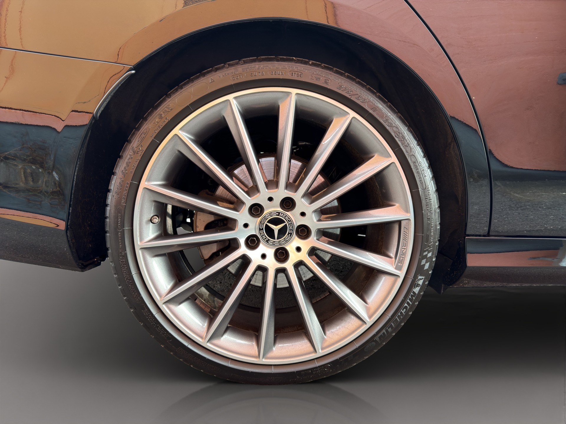 MERCEDES-BENZ E 220 d AMG Line 4Matic 9G-Tronic-image-9