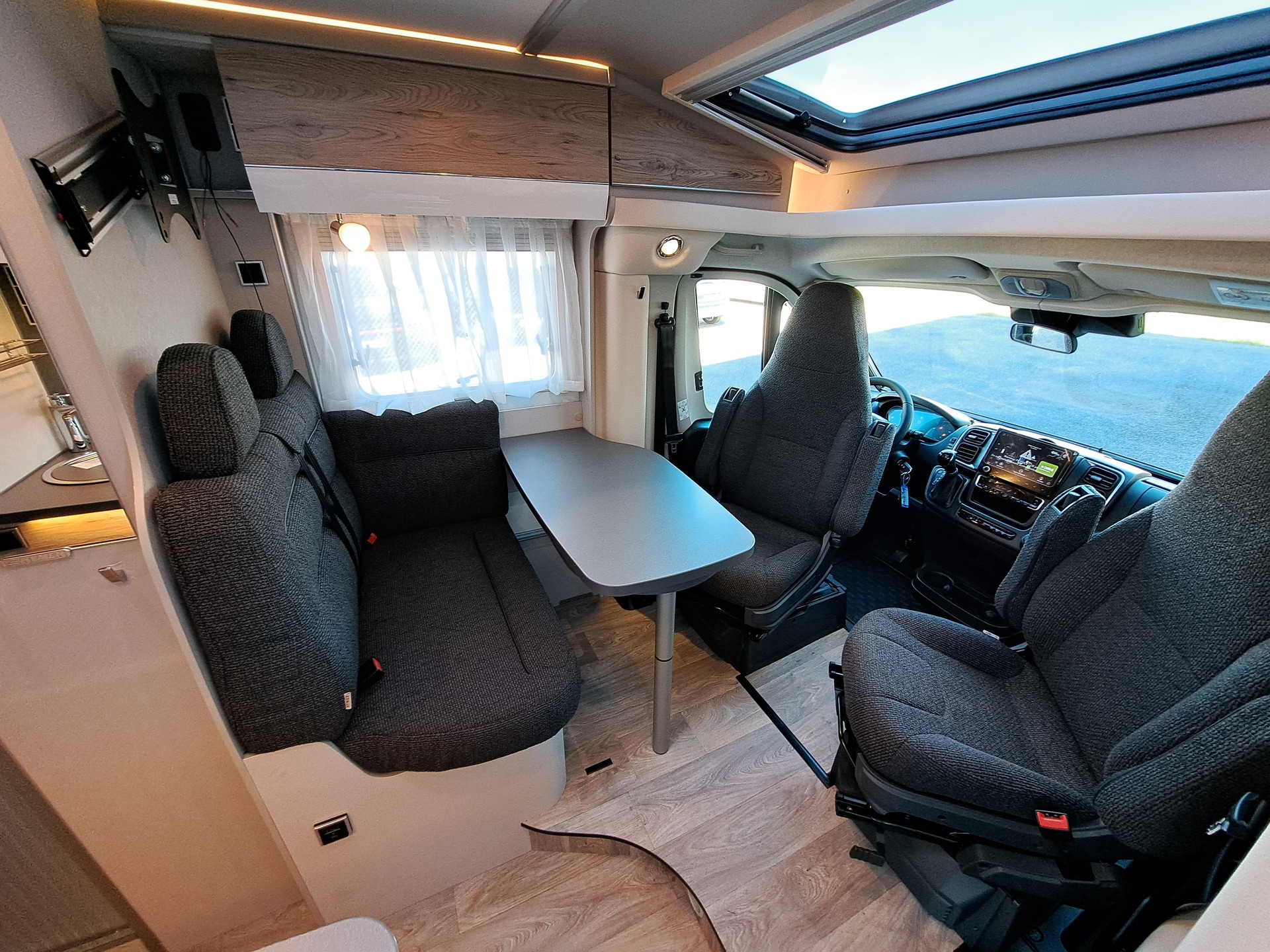 HYMER Exsis T 474-image-1