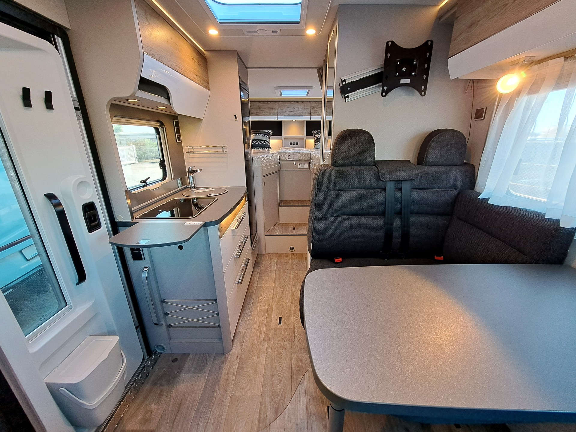 HYMER Exsis T 474-image-8
