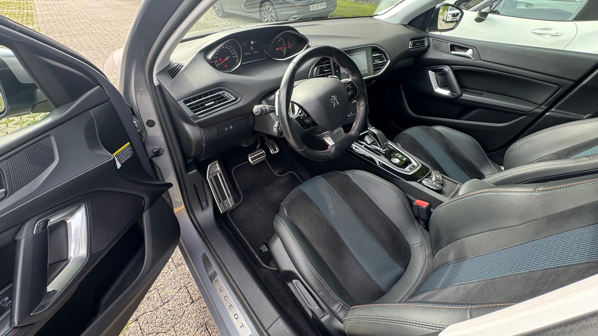 PEUGEOT 308 SW 1.5 BlueHDI Tech Edition EAT8-image-6