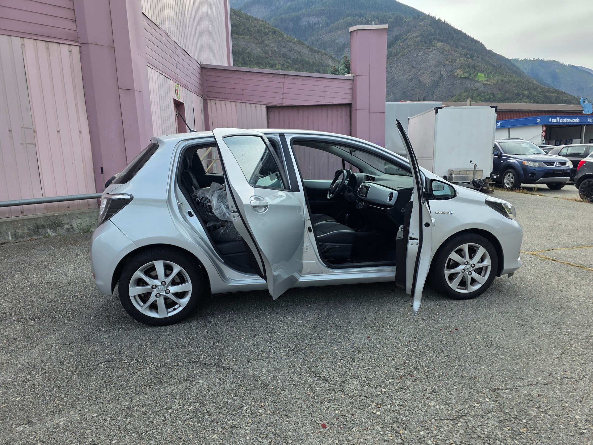 TOYOTA Yaris 1.5 VVT-i Hybrid Sol Premium CVT-image-7