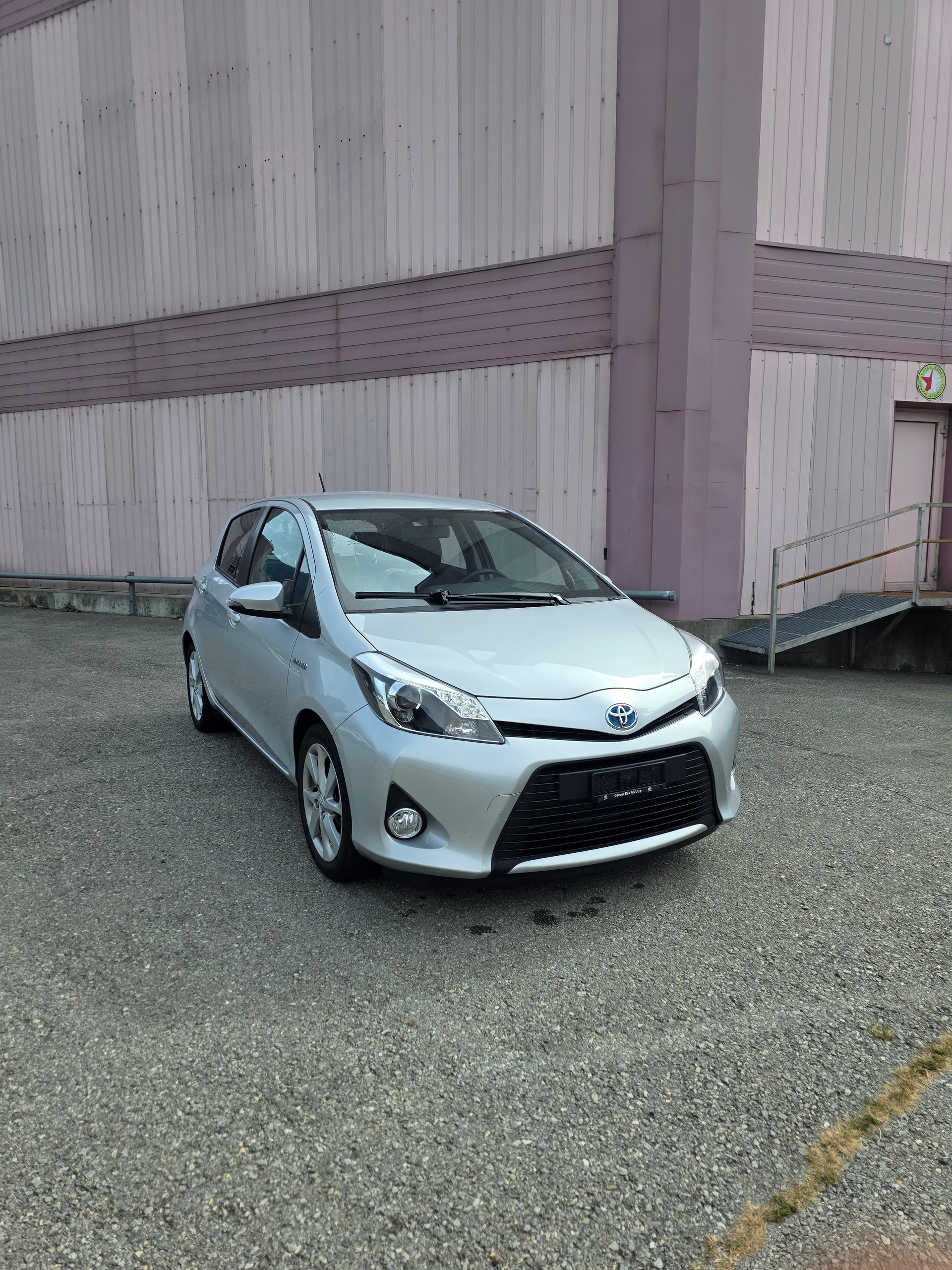 TOYOTA Yaris 1.5 VVT-i Hybrid Sol Premium CVT-image-2