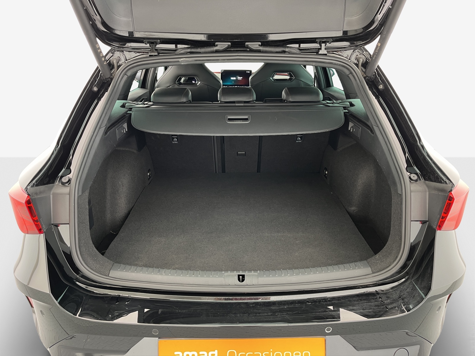 CUPRA LEON ST 1.5 e-HYBRID pHEV Black SymphonyDSG-image-12