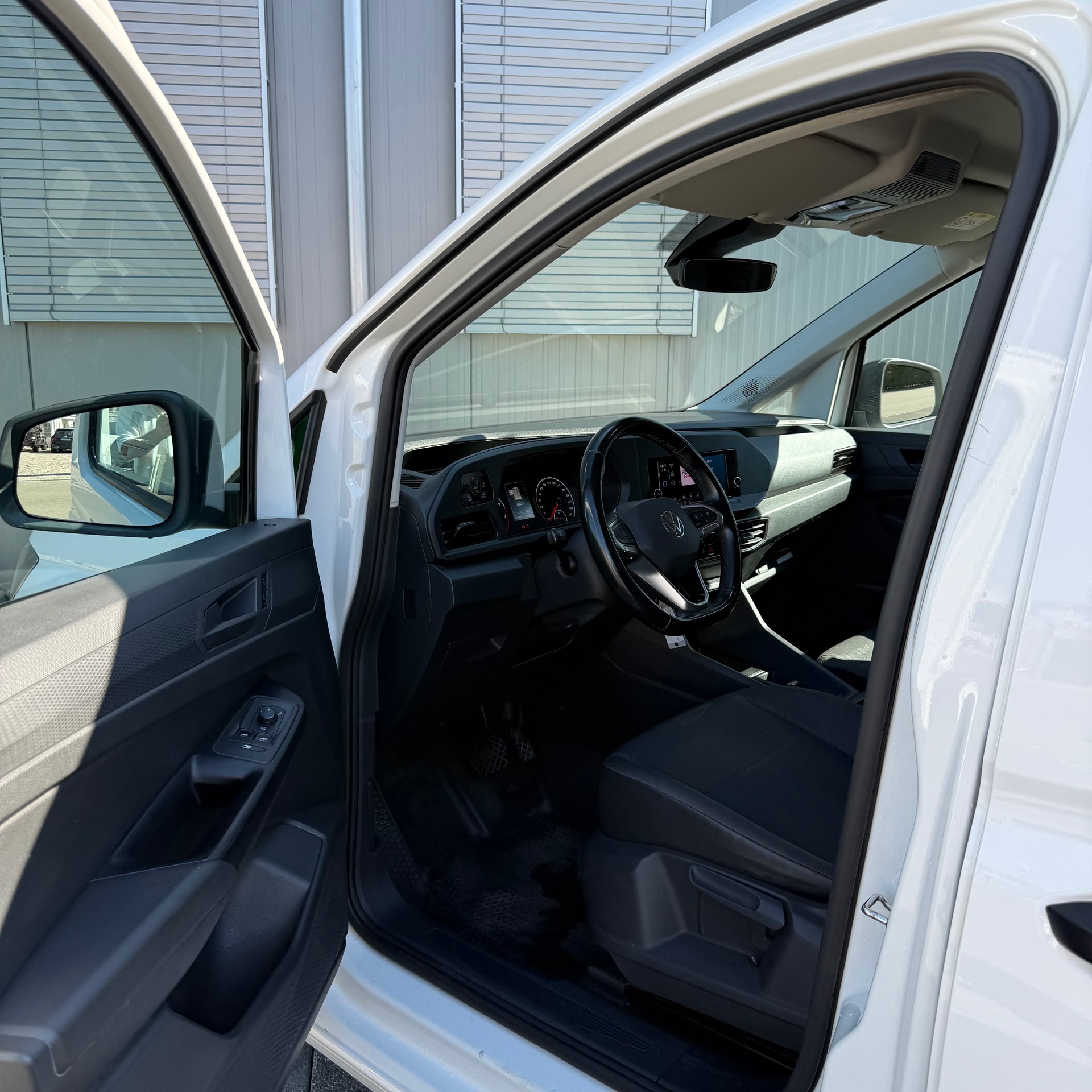 VW Caddy Cargo 1.5 TSI DSG-image-9