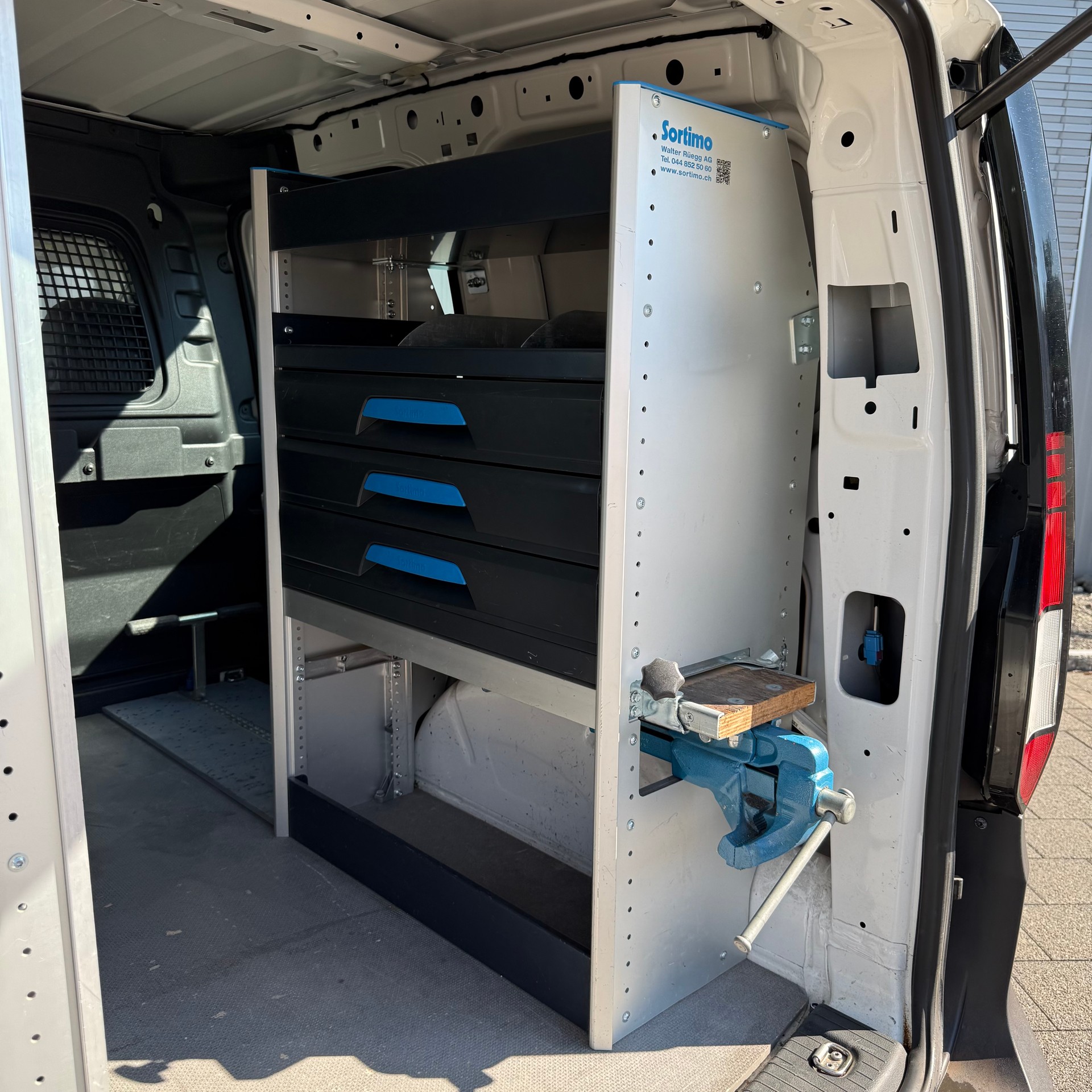 VW Caddy Cargo 1.5 TSI DSG-image-8