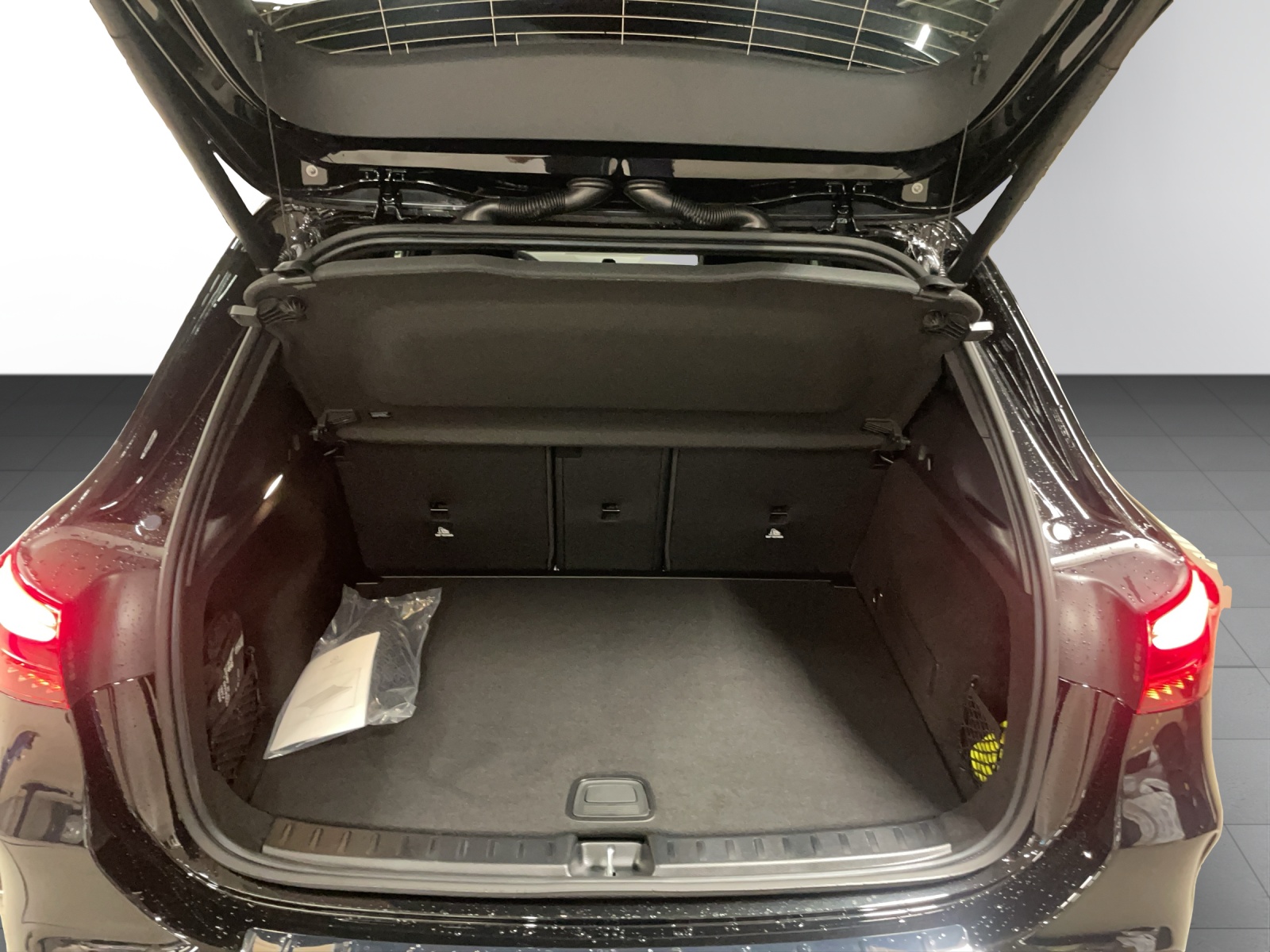 MERCEDES-BENZ GLA 200 Night Star 7G-DCT-image-5